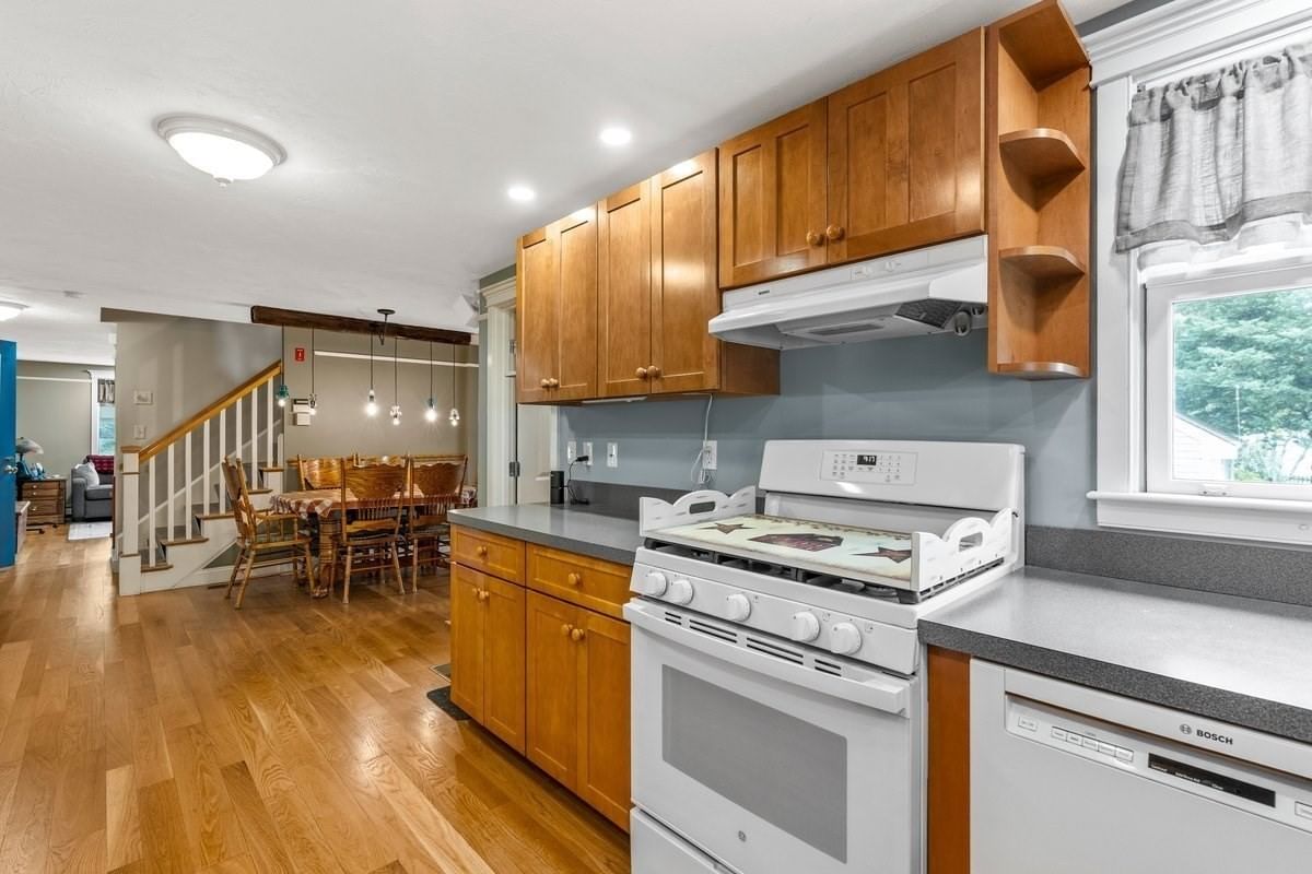 18 Tyler Ave, Wareham, MA 02538 photo 2