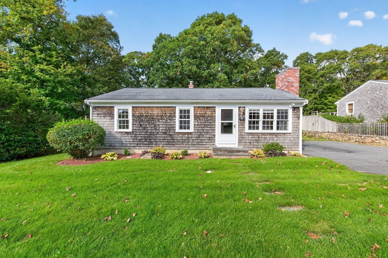 124 Homestead Ln, Falmouth, MA 02536