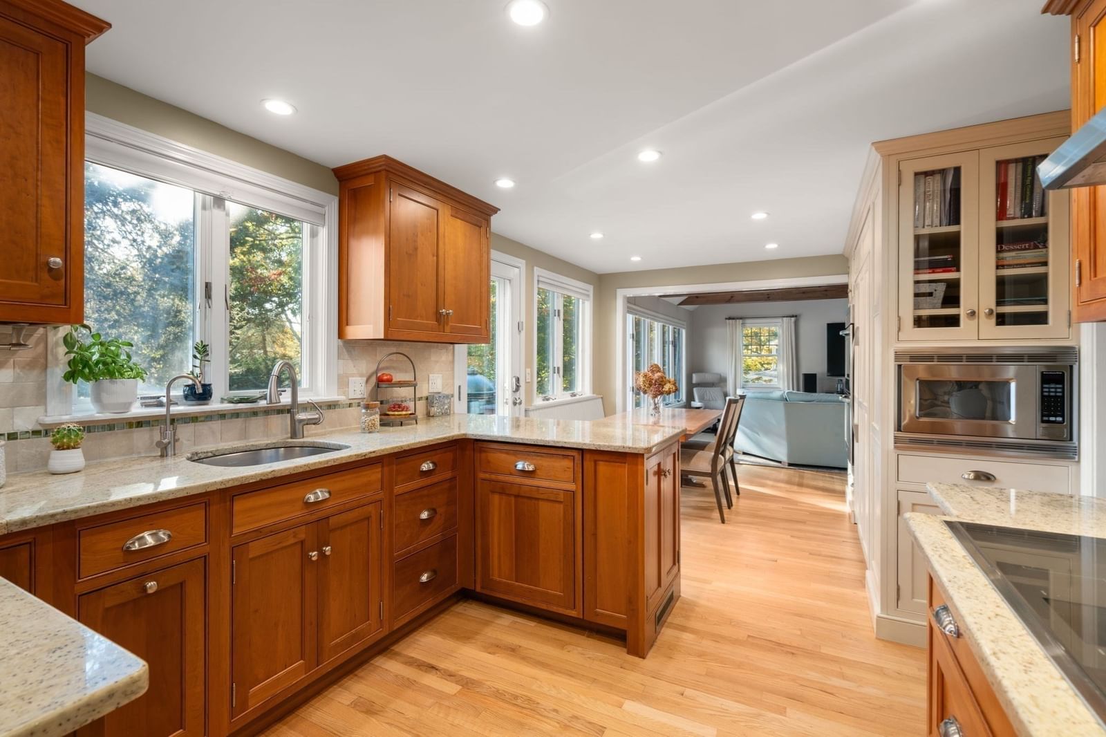 5 Juniper Lane, Medfield, MA 02052 photo 2