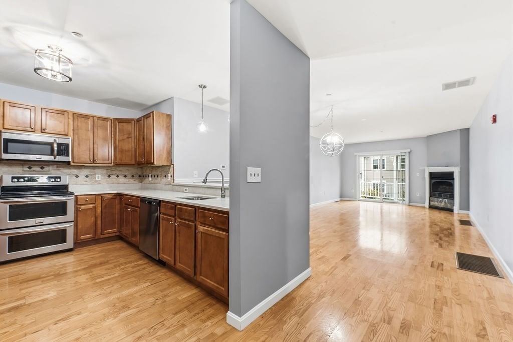 631 East St #A102, Mansfield, MA 02048 photo 2