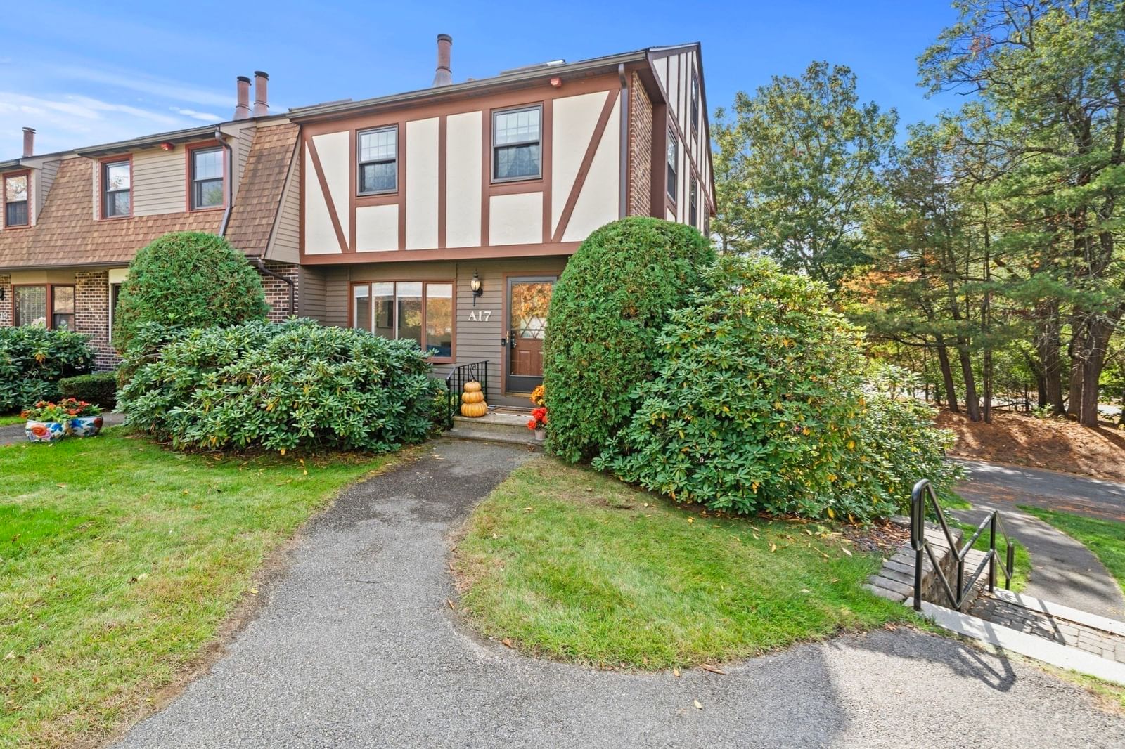 Property at 17 Scotty Hollow Dr #A, Chelmsford, MA 01863