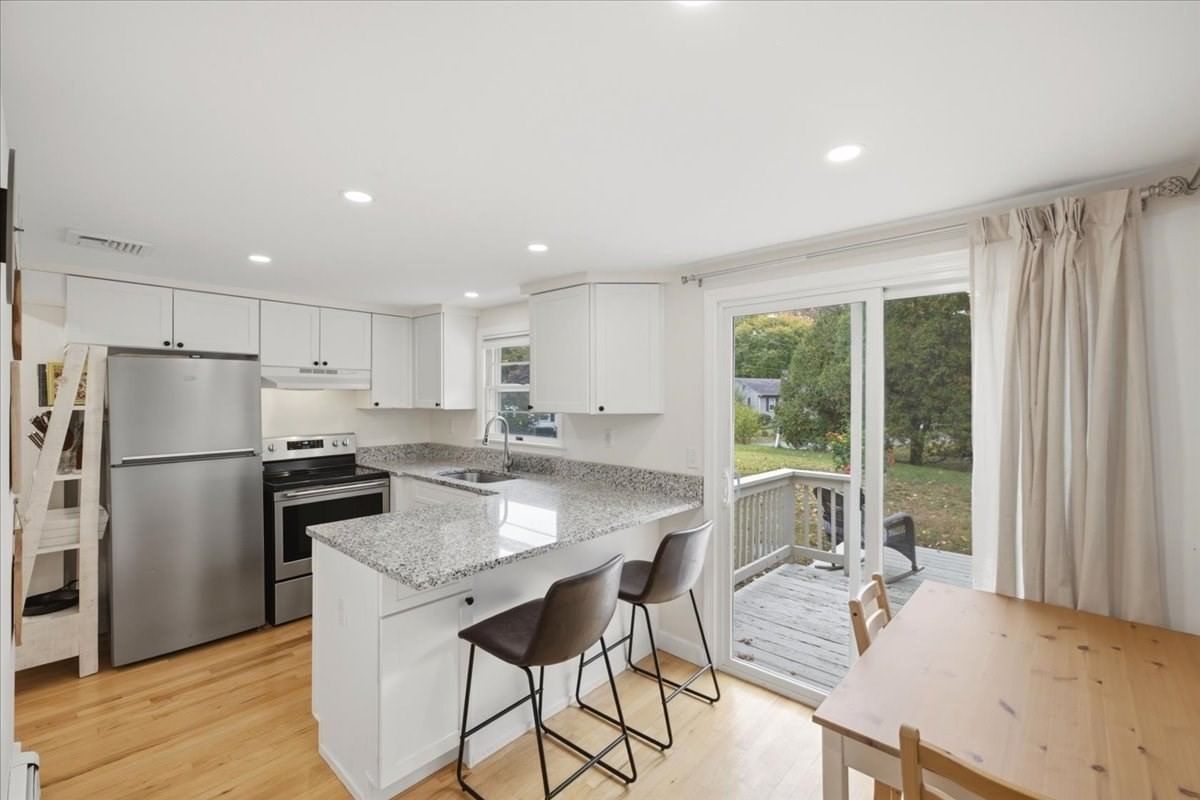 15 Raymond Avenue, Walpole, MA 02081 photo 2