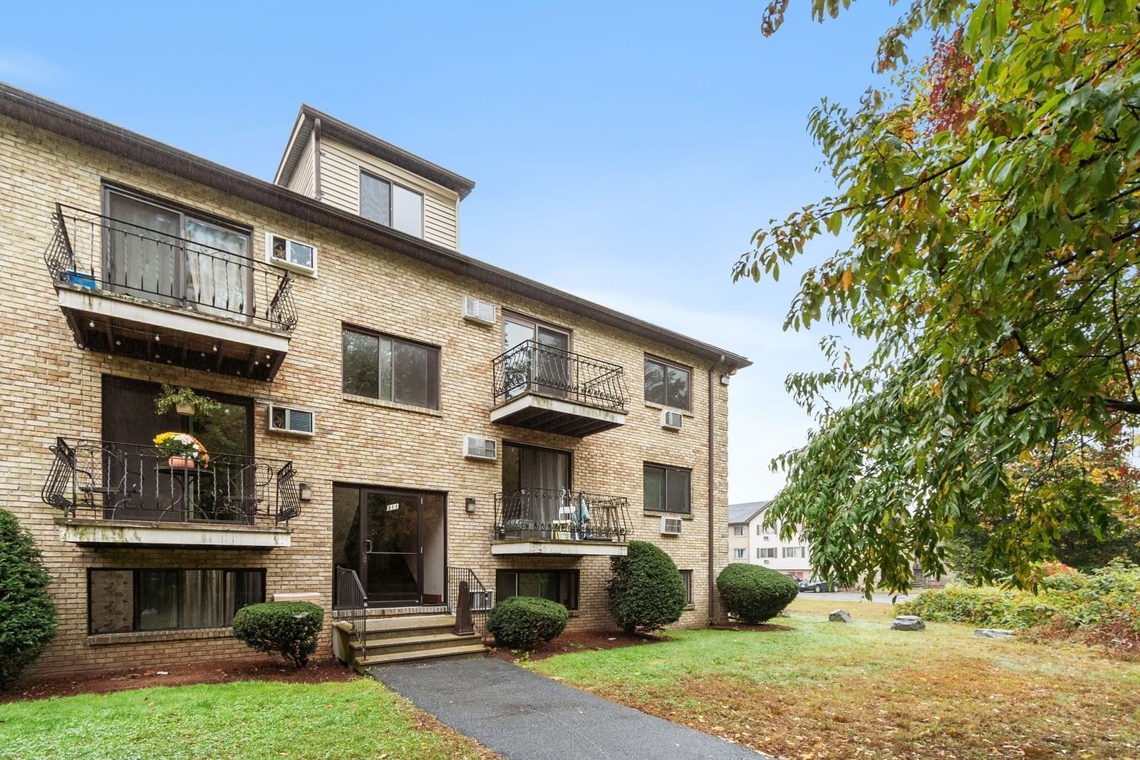 Property at 311 Pawtucket Blvd #29, Lowell, MA 01854
