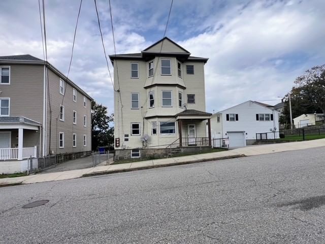 692 Penn St, Fall River, MA 02724