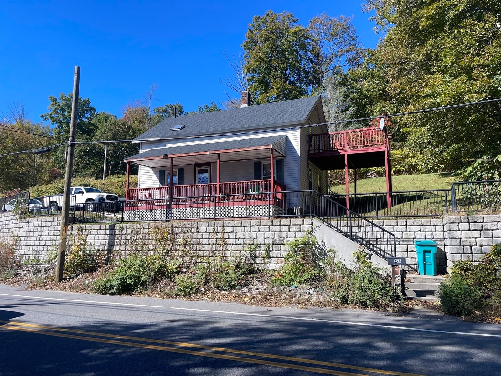 328 Main St, Leicester, MA 01611