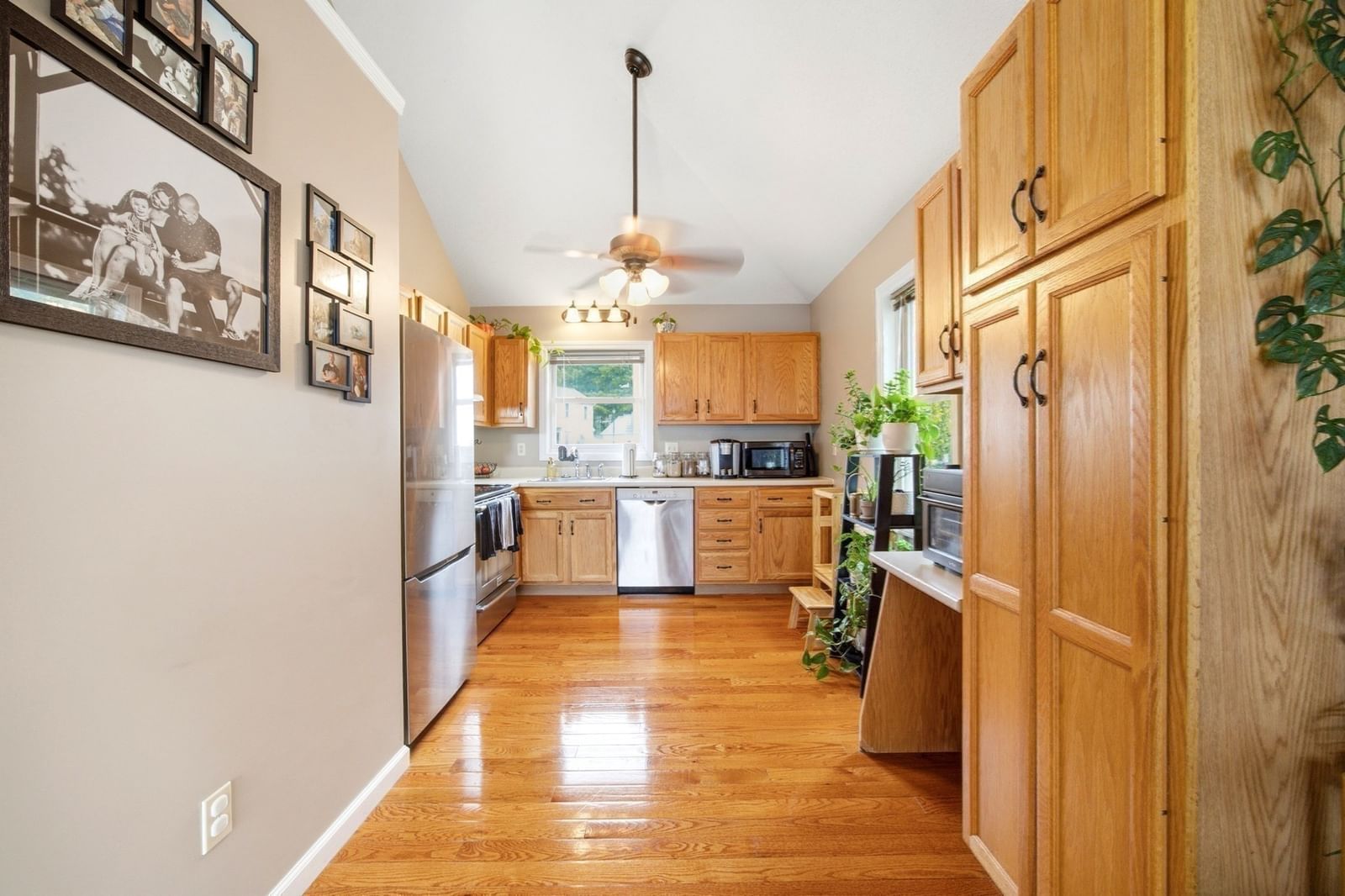 17 Curry Lane #17, Chicopee, MA 01022 photo 2