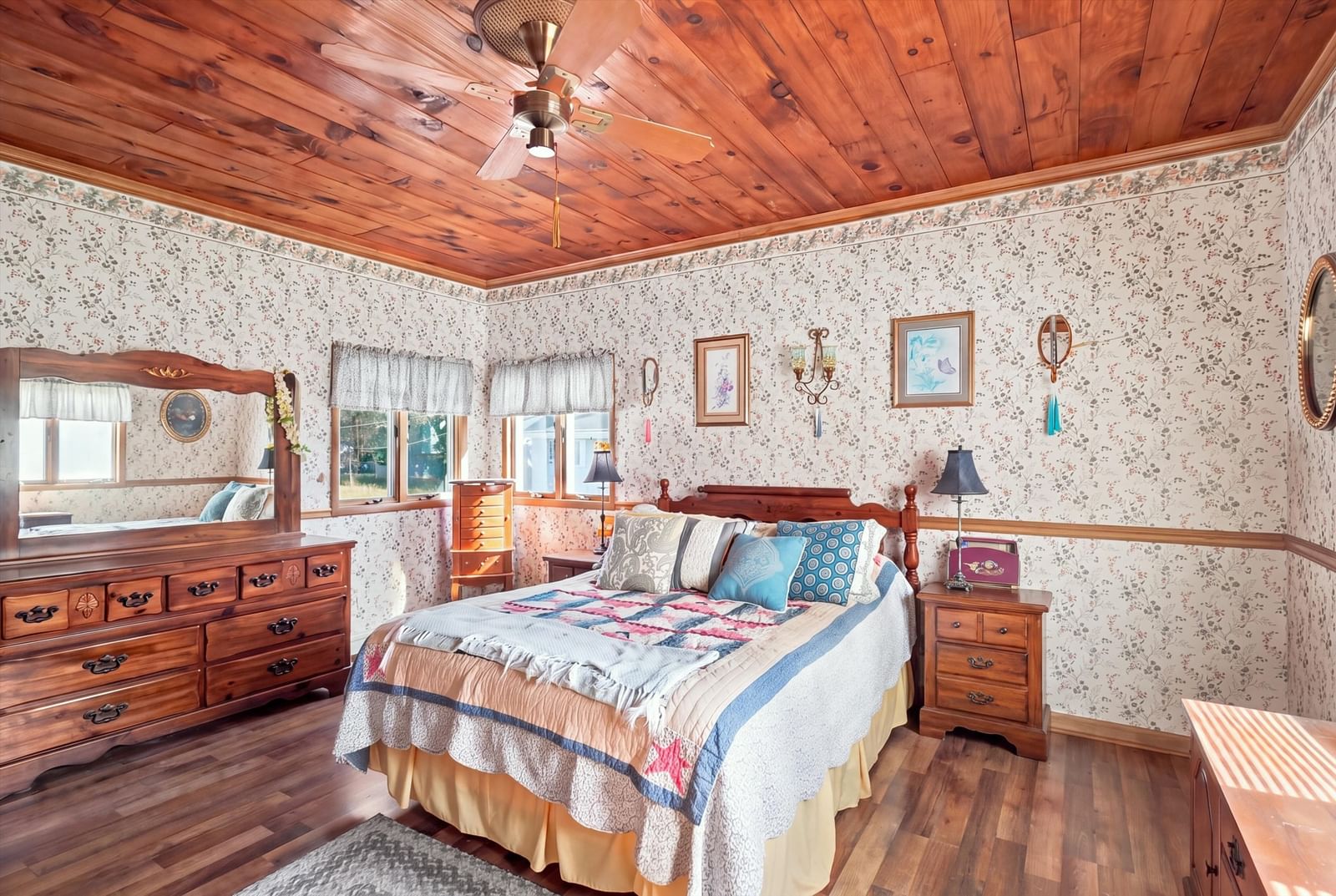 6 Church St, Gardner, MA 01440 photo 4