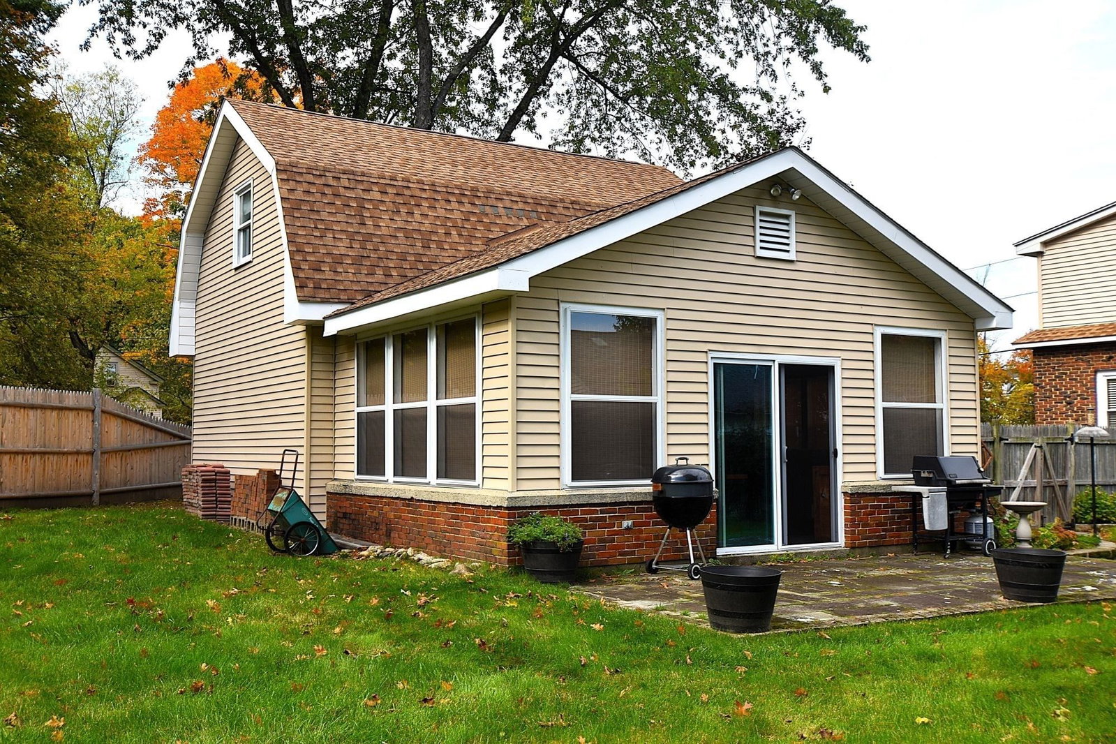21 Elm St, Grafton, MA 01536 photo 4