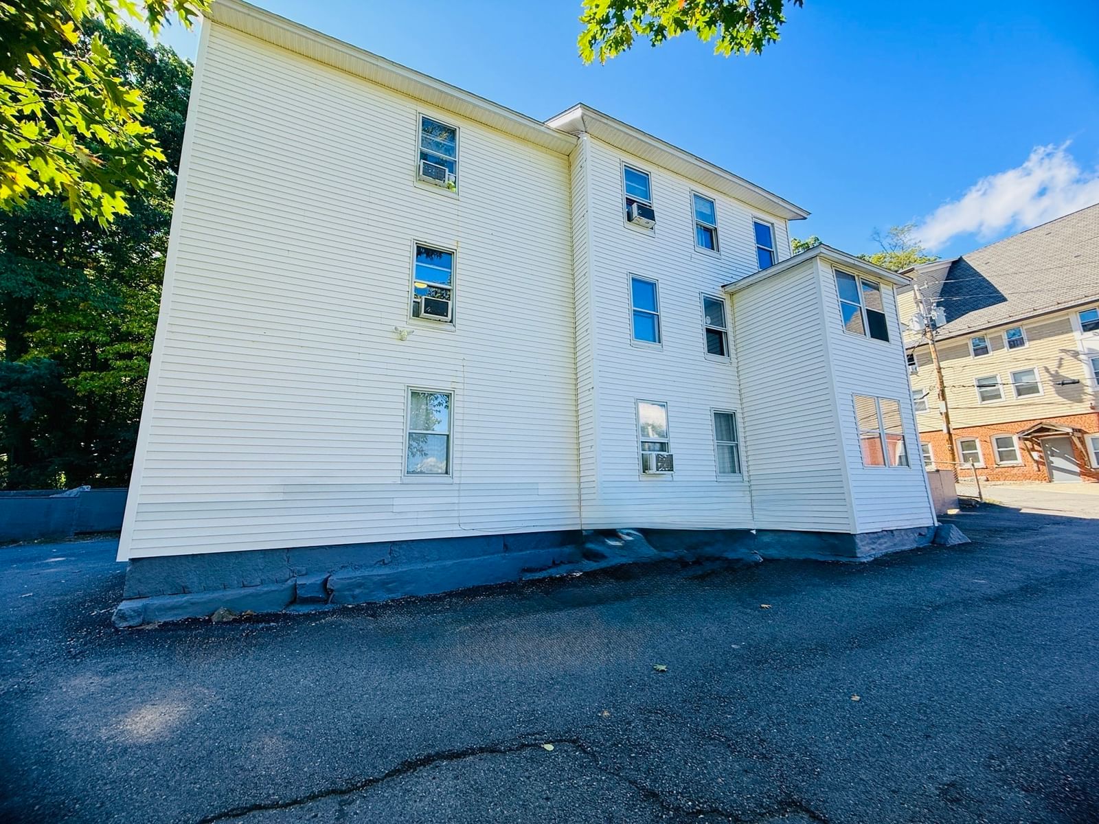 12 Foster St, Fitchburg, MA 01420 photo 3