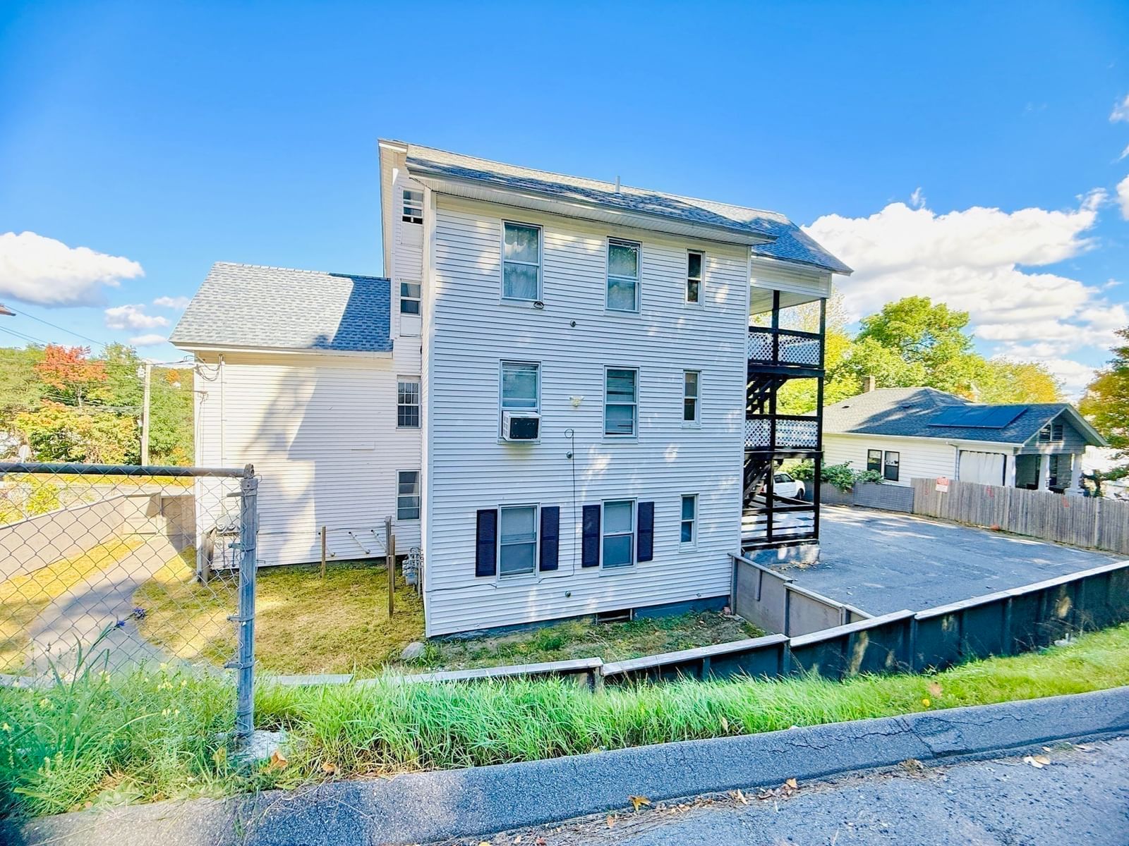12 Foster St, Fitchburg, MA 01420 photo 5
