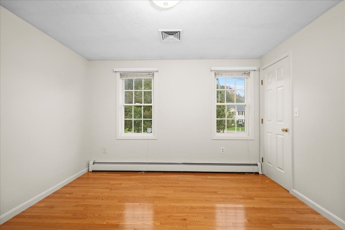 2 Gwen Dr, Auburn, MA 01501 photo 3