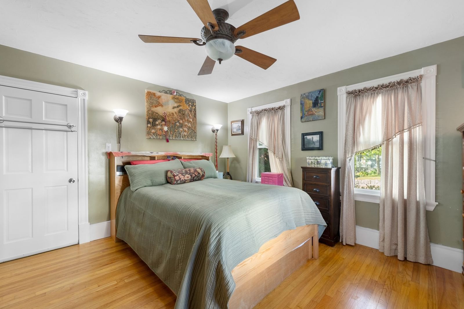 64 Pine St, Swampscott, MA 01907 photo 3