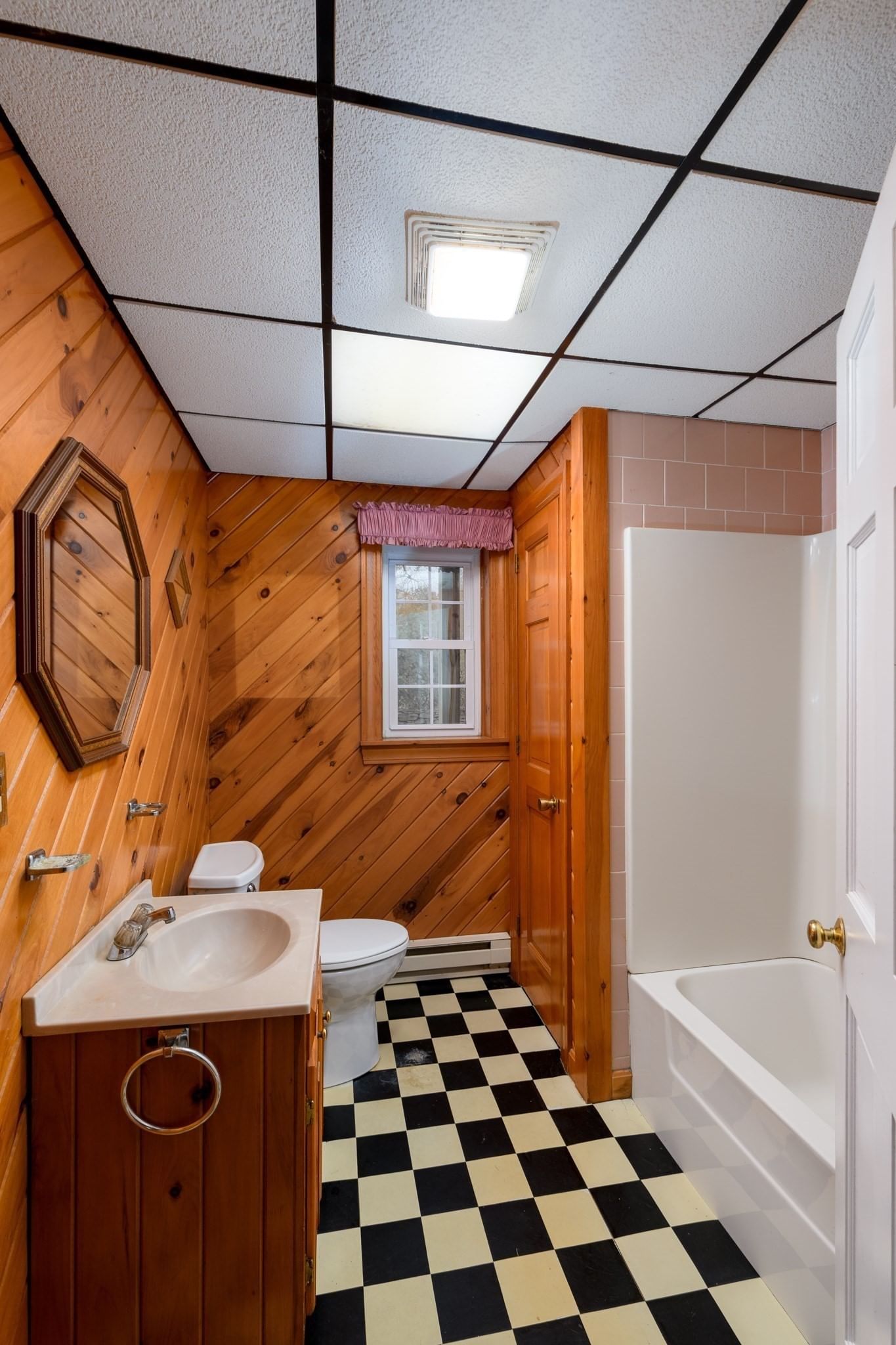 50 Pleasant St, Barre, MA 01005 photo 4