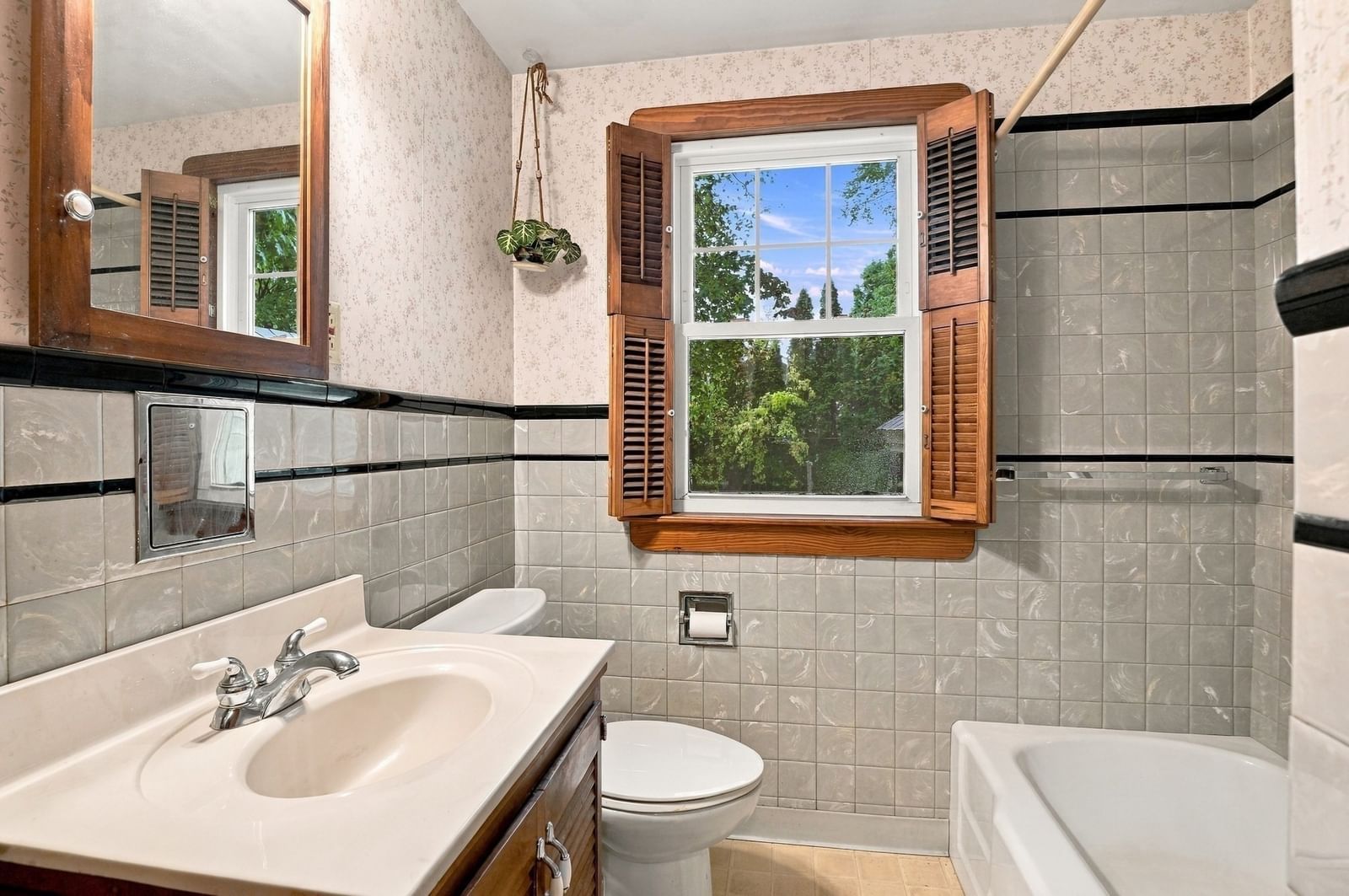 147 Ninth Street, Leominster, MA 01453 photo 4