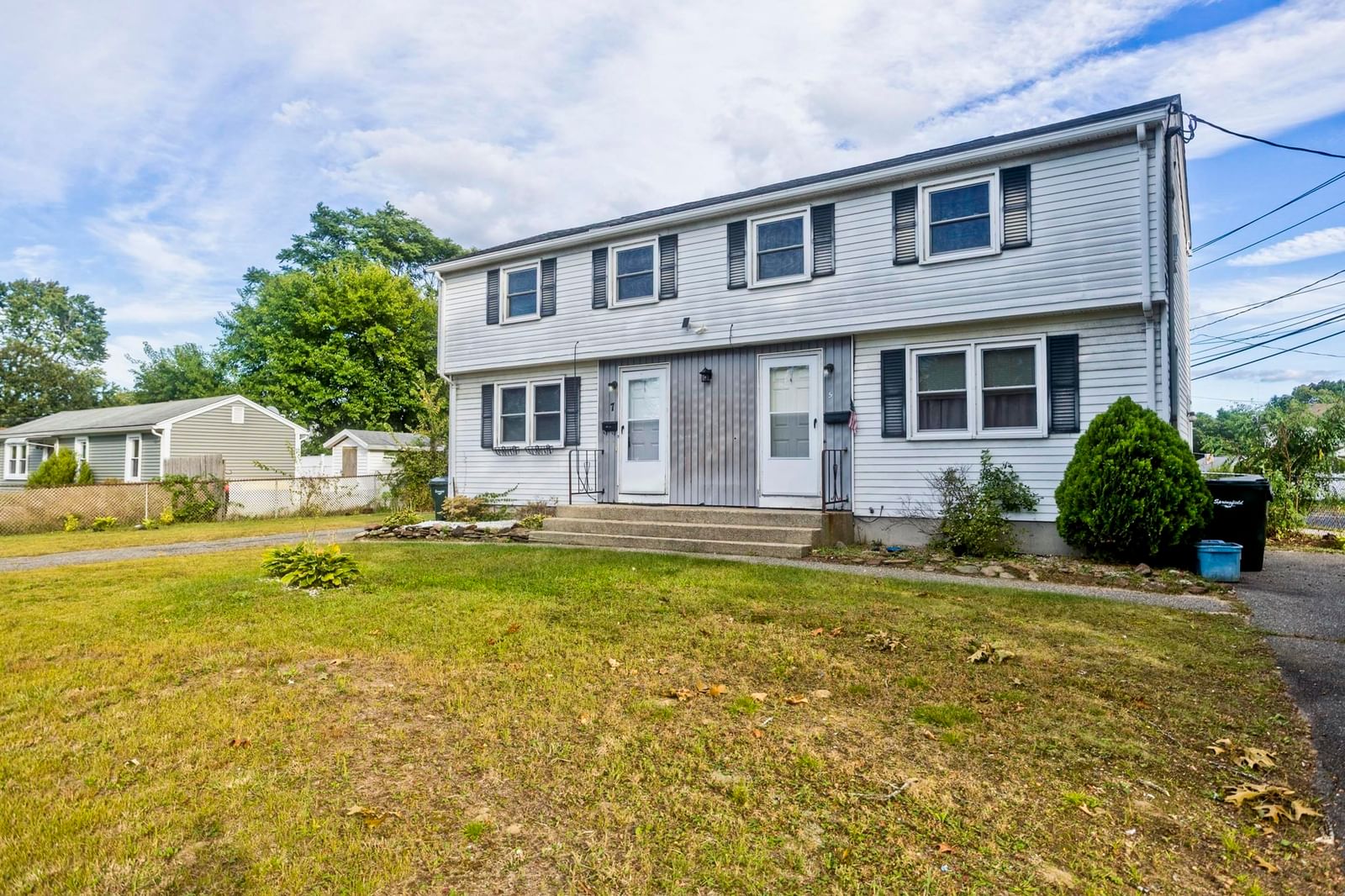 5-7 Ellen St, Springfield, MA 01104