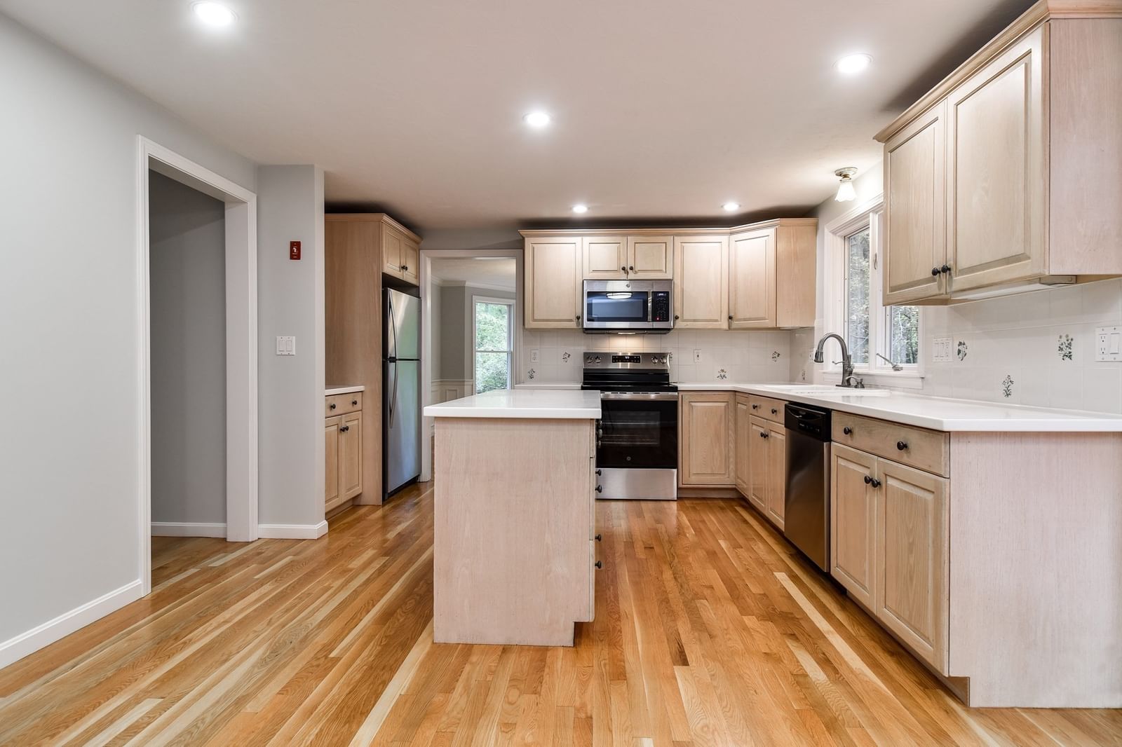 81 Tisdale Drive, Dover, MA 02030 photo 2