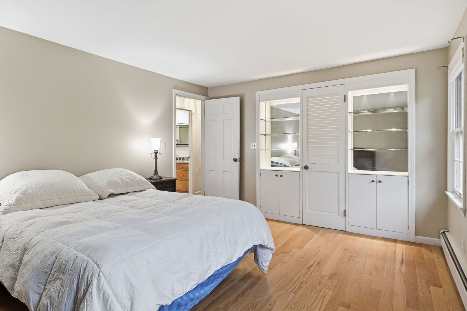 46 Stuart Pl, Westfield, MA 01085 photo 4