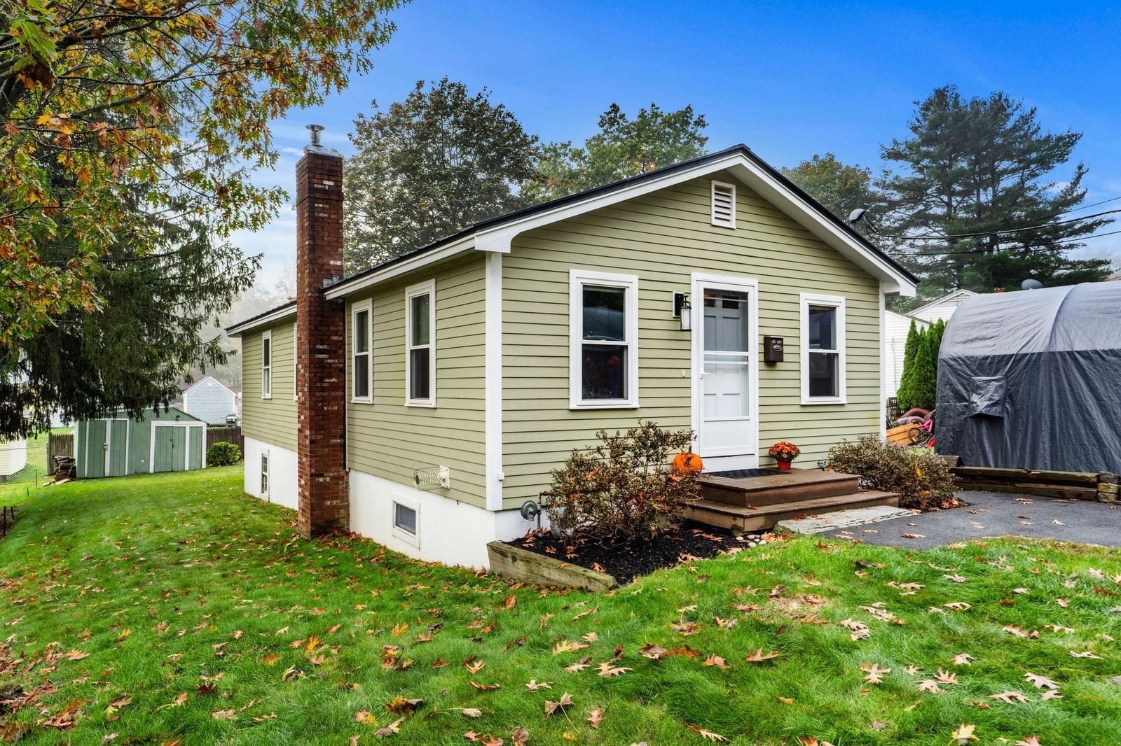 Property at 17 1/2 West Winkley St, Amesbury, MA 01913