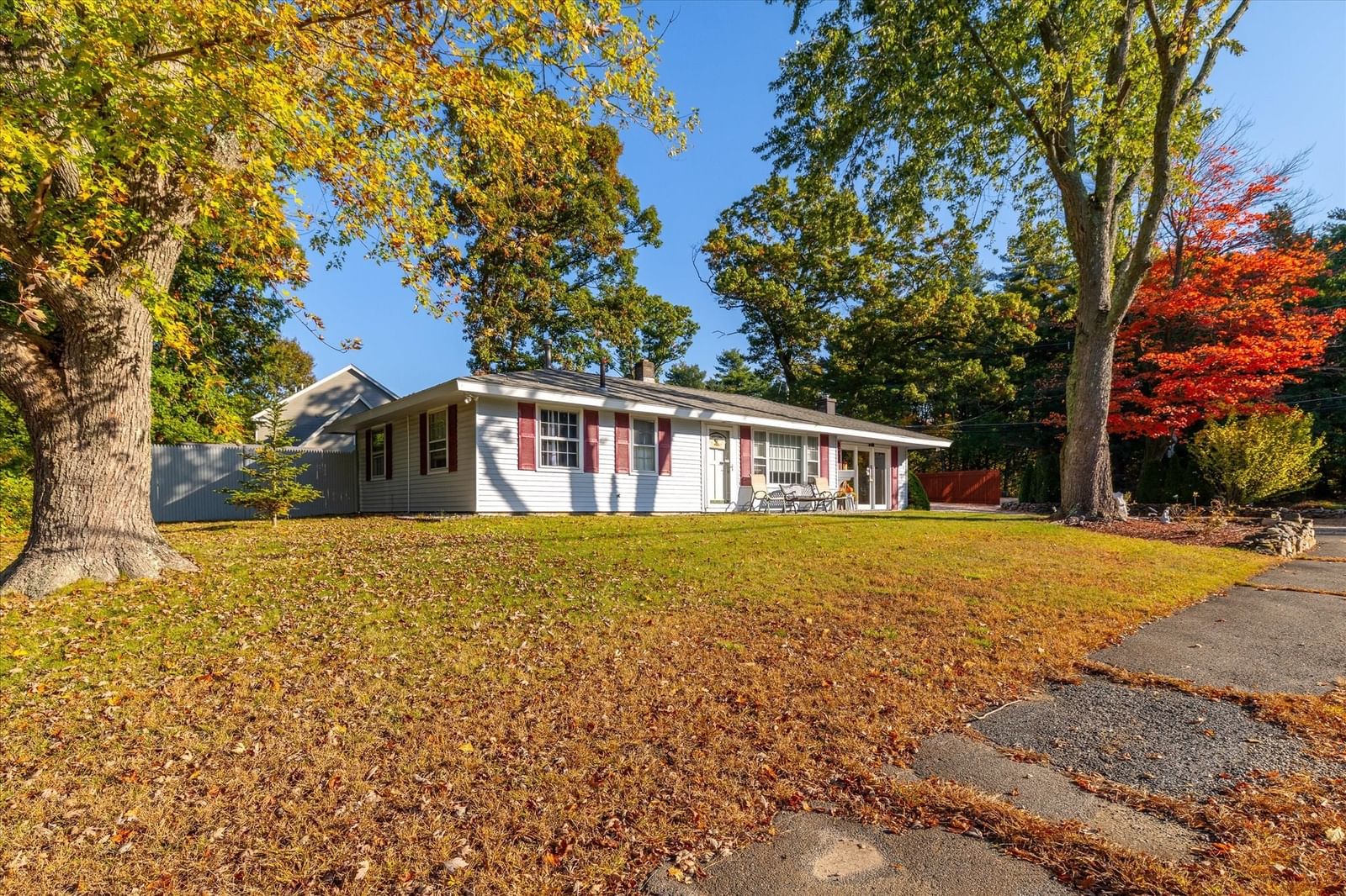 5 Caroline Drive, Bellingham, MA 02019 photo 4
