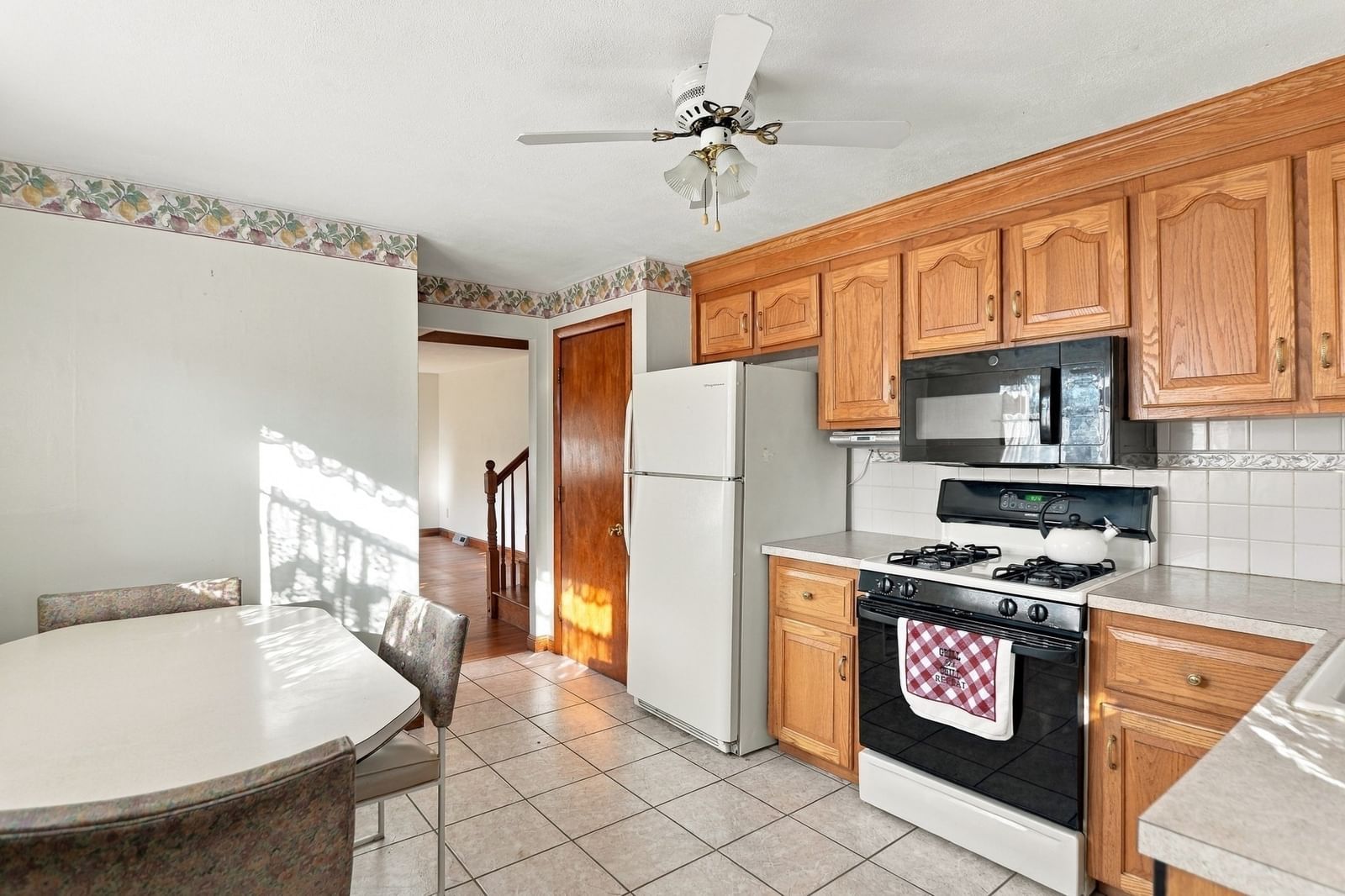 48 W Spring St, Avon, MA 02322 photo 2
