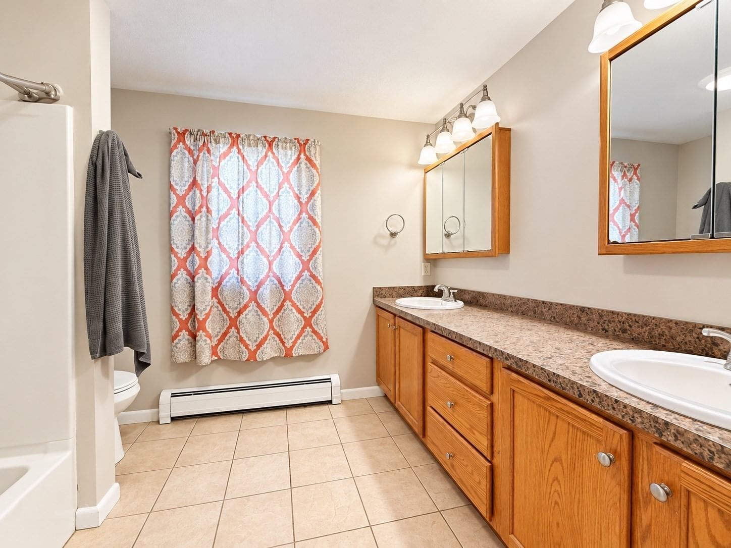 102 Casino Ave, Chicopee, MA 01013 photo 5