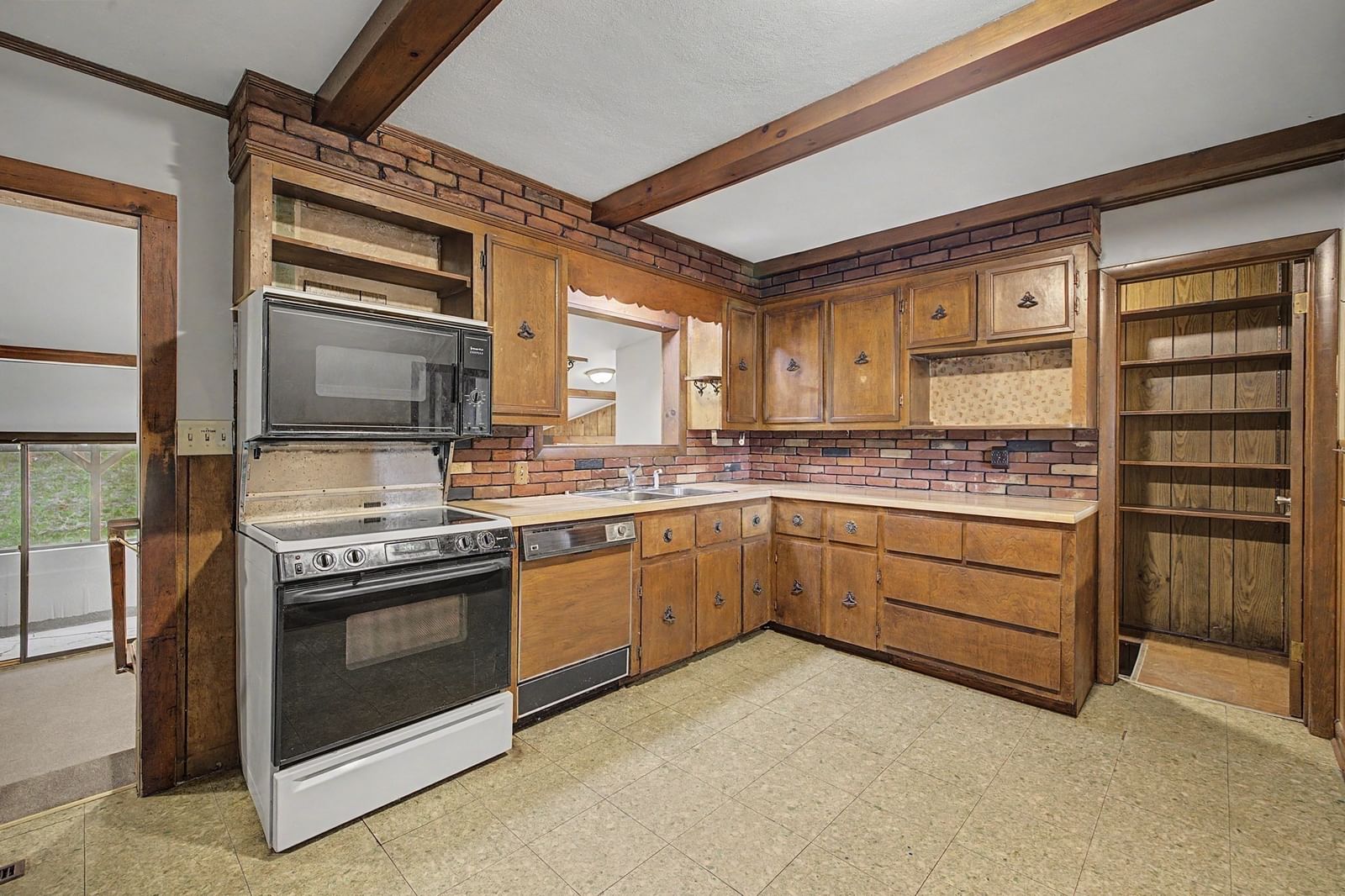 286 Granville Rd, Southwick, MA 01077 photo 2