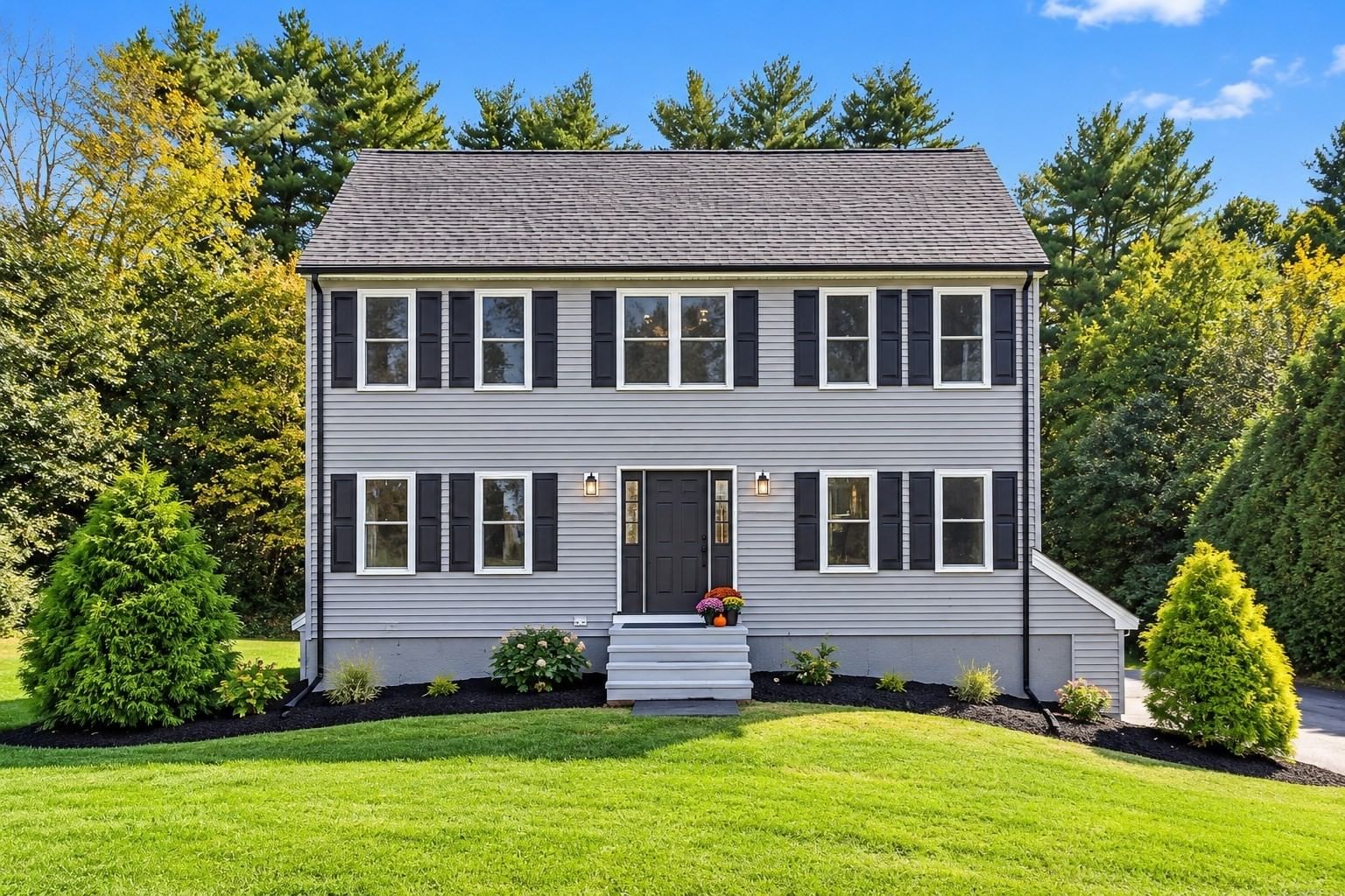 8 Reid St, Raynham, MA 02767