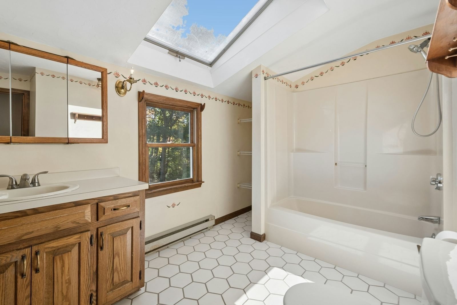 39 Mellen St, Hopedale, MA 01747 photo 5