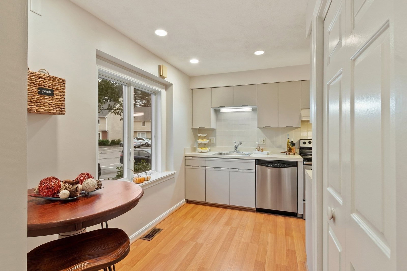 1904 Lewis O. Gray Drive #1904, Saugus, MA 01906 photo 2