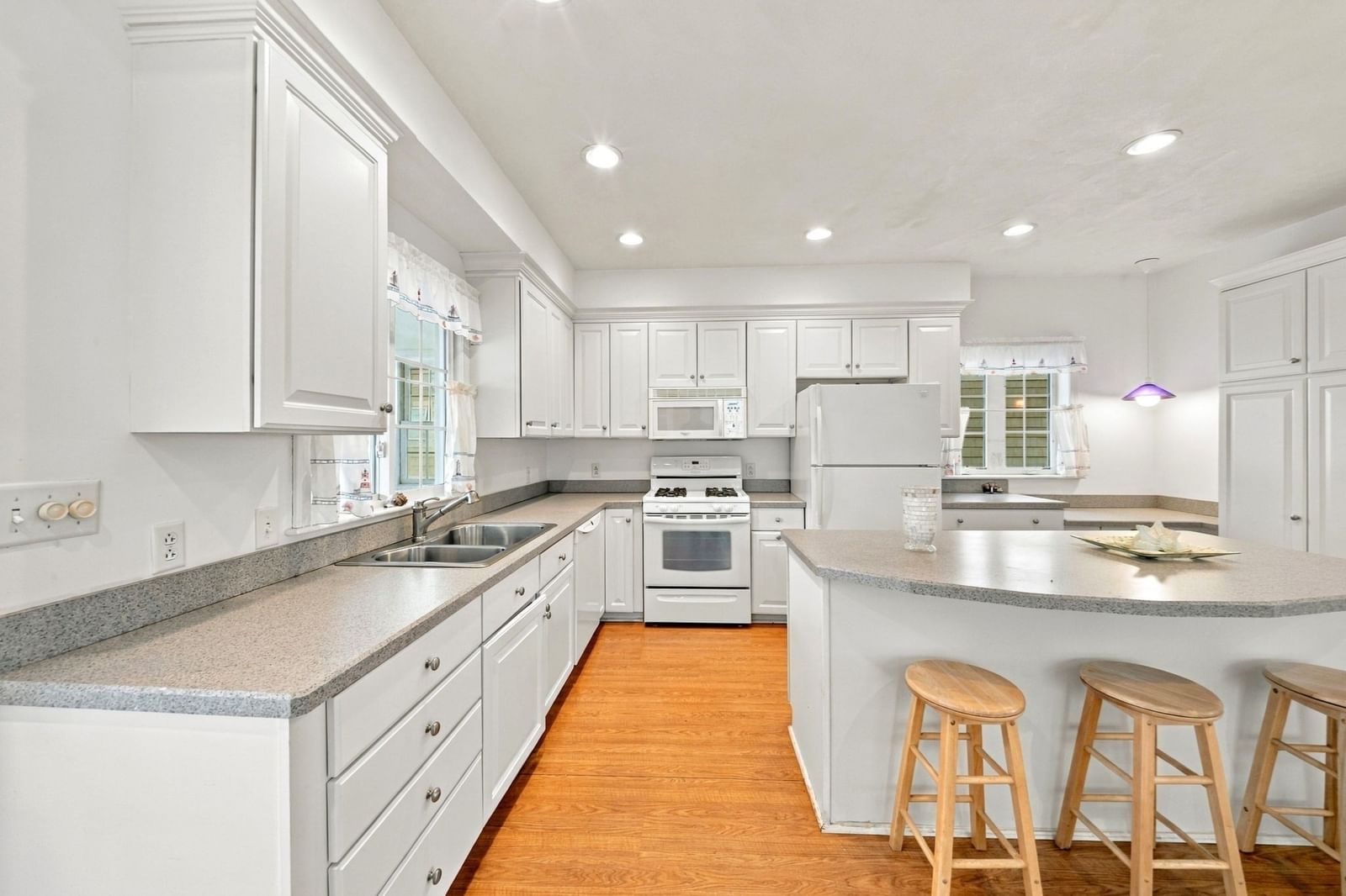 125 Atlantic Ave, Salisbury, MA 01952 photo 2