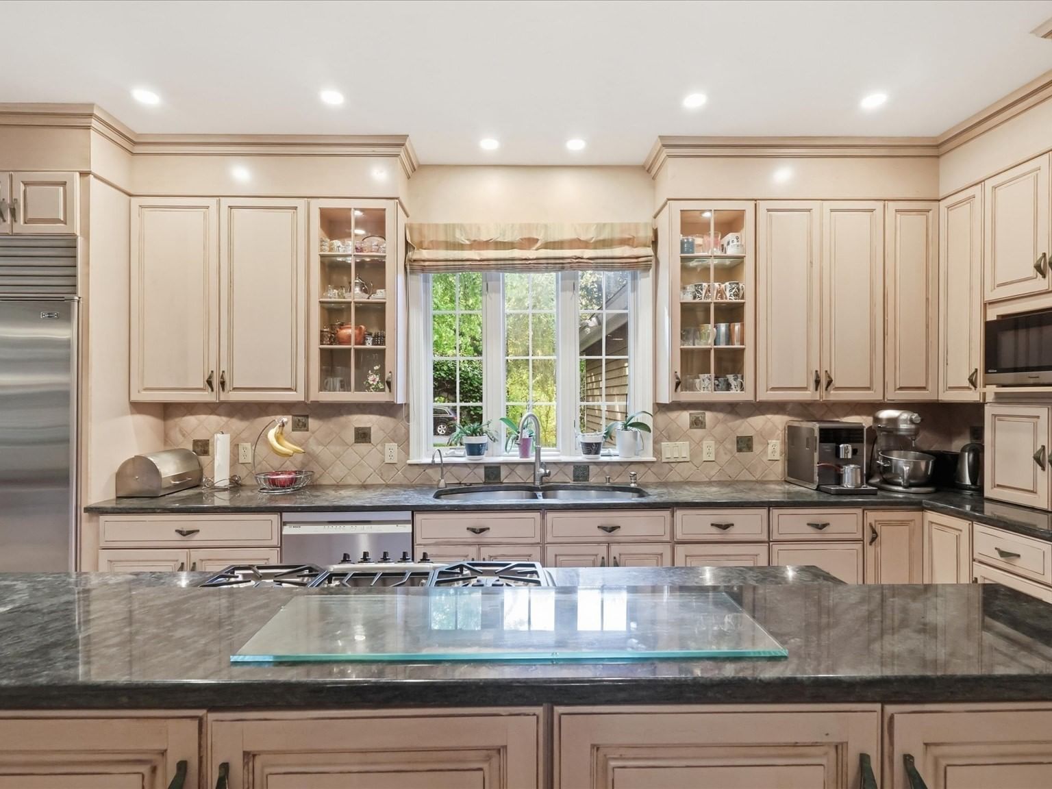 12 King Philip Rd, Sharon, MA 02067 photo 2