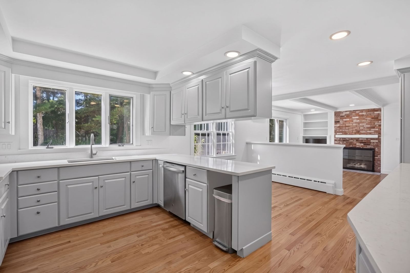 74 Coleridge Dr, Falmouth, MA 02540 photo 2