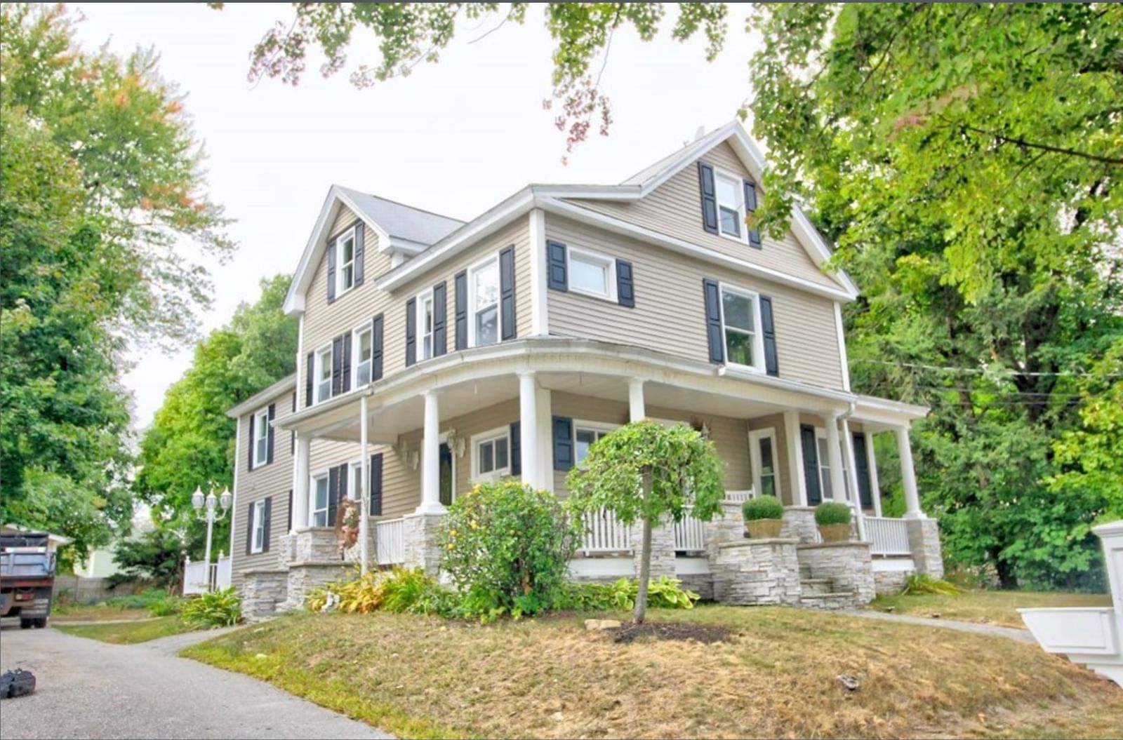 74 Arlington St, Leominster, MA 01453