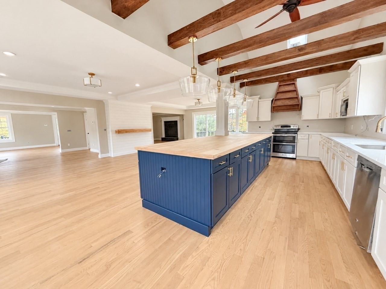 40 Brooks Pond Rd, Spencer, MA 01562 photo 2