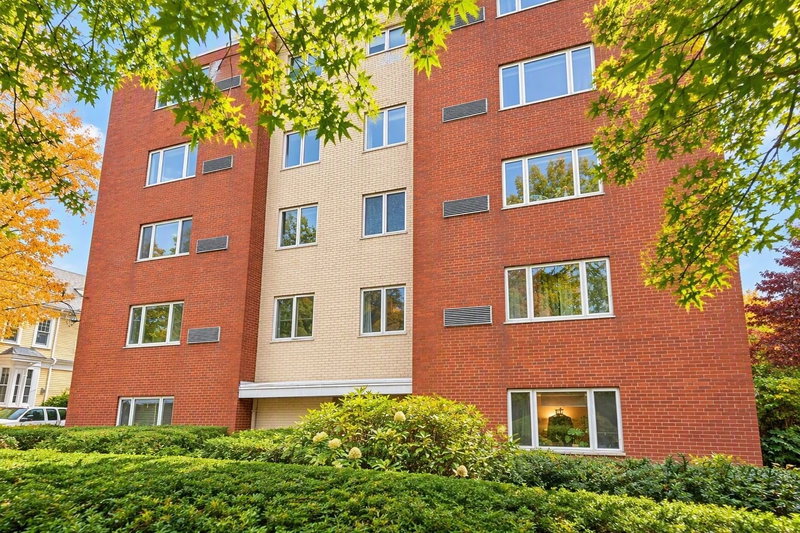 114 Pleasant St. Unit 406