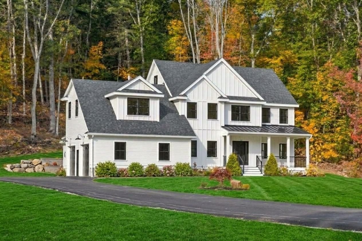 106 Spofford Rd, Boxford, MA 01921
