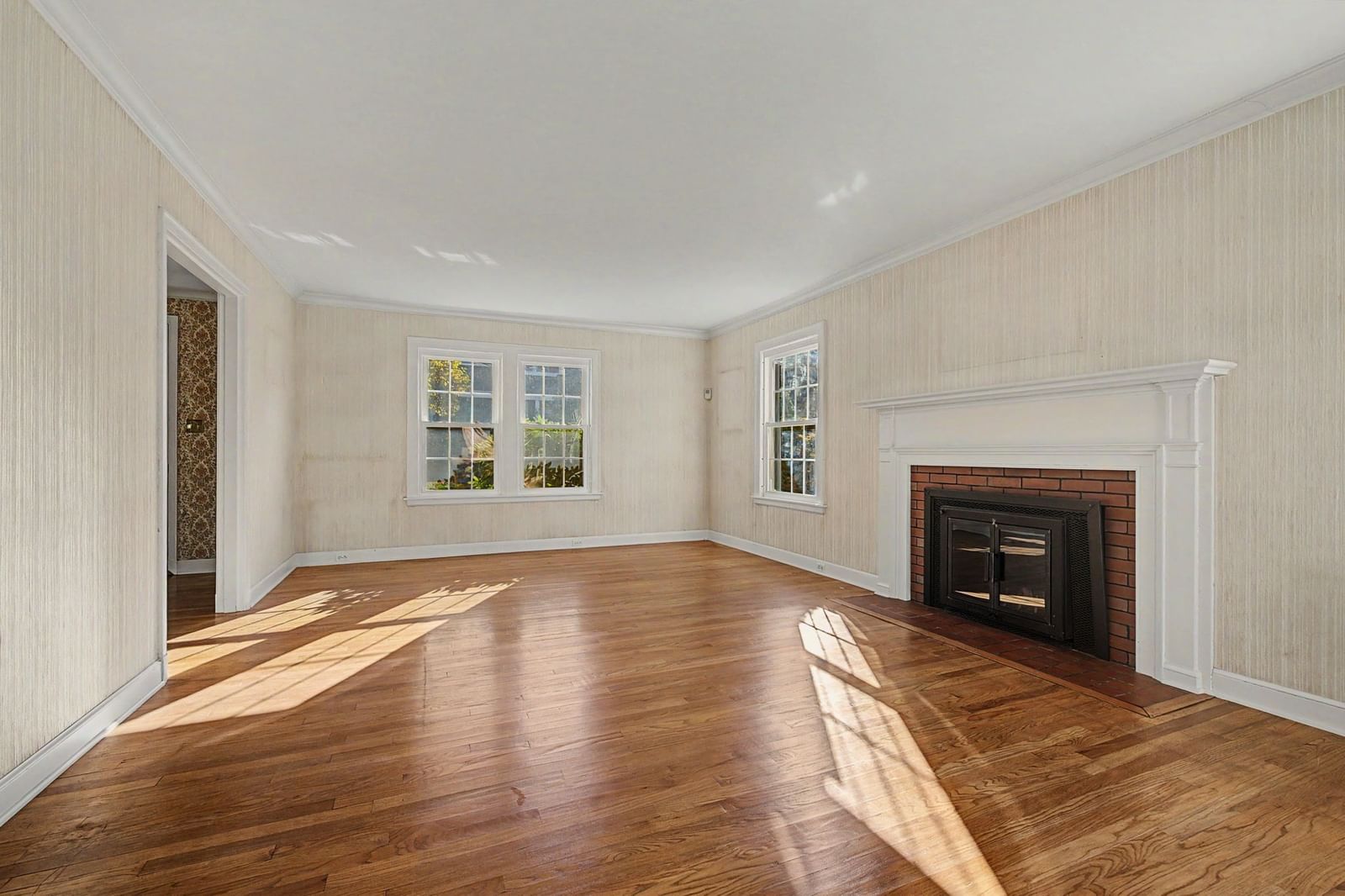 8 James Street, Greenfield, MA 01301 photo 3