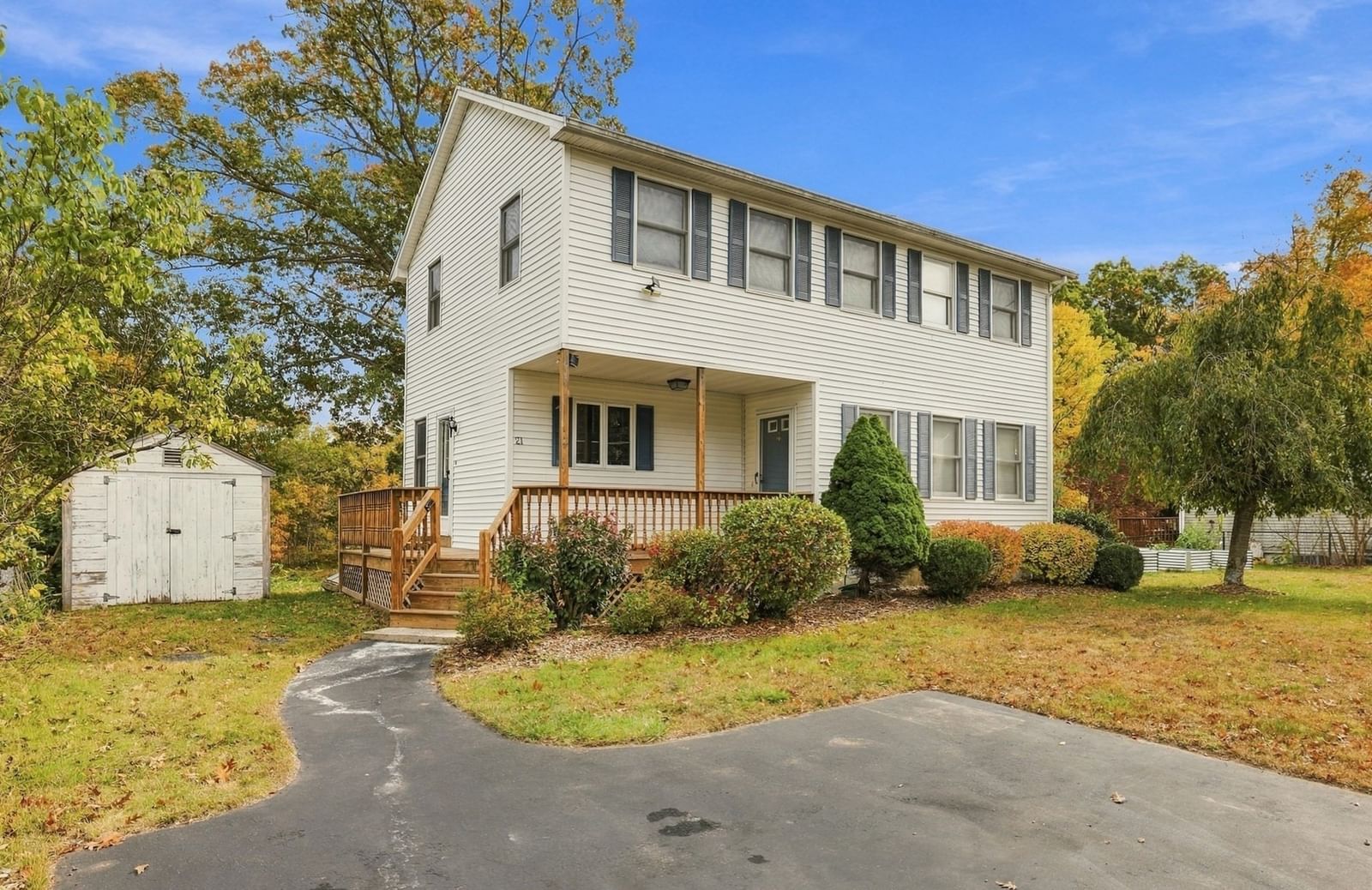 Property at 21 Bridle Rd, Billerica, MA 01821