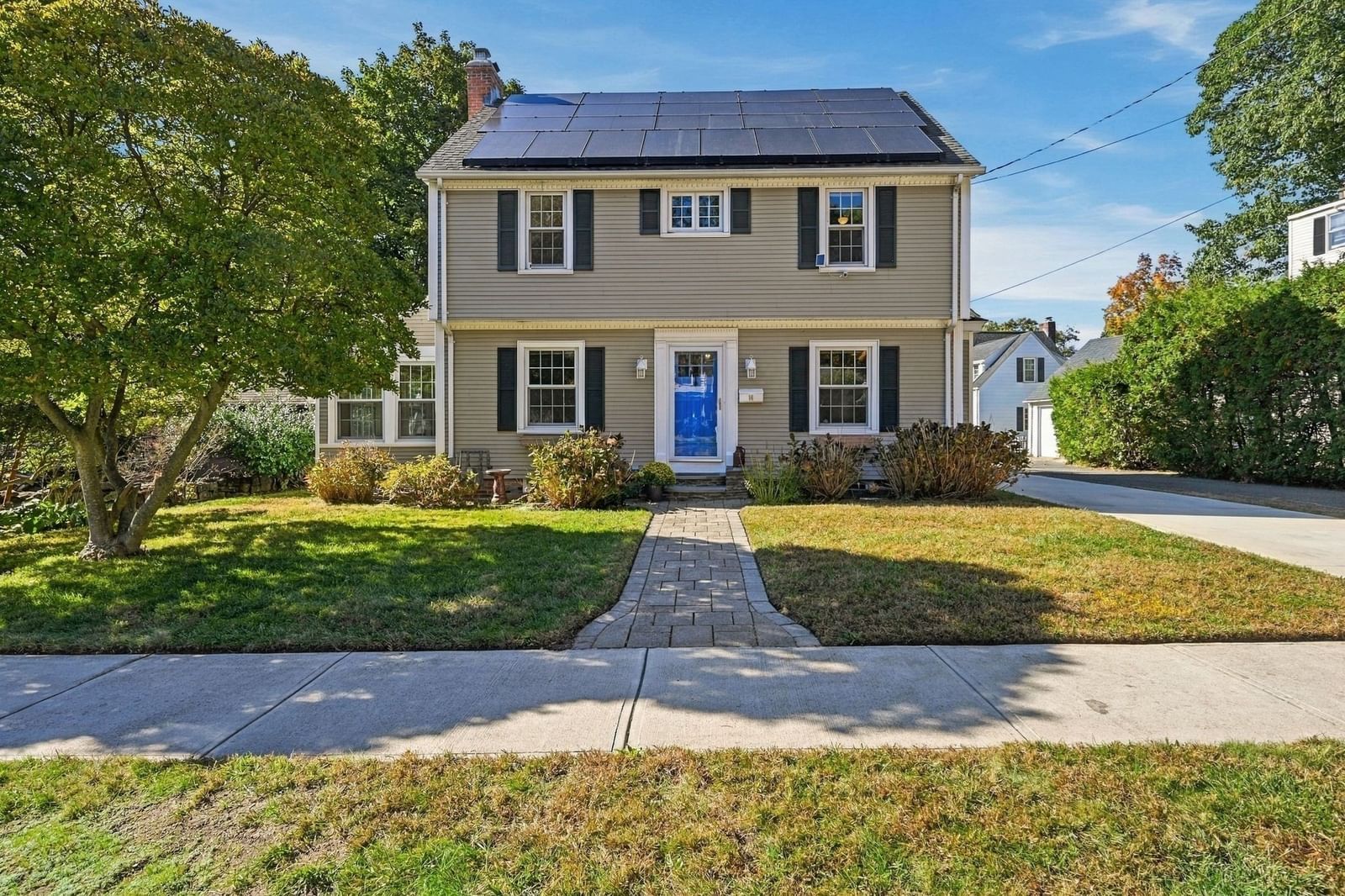 Property at 14 Windsor Place, Longmeadow, MA 01106