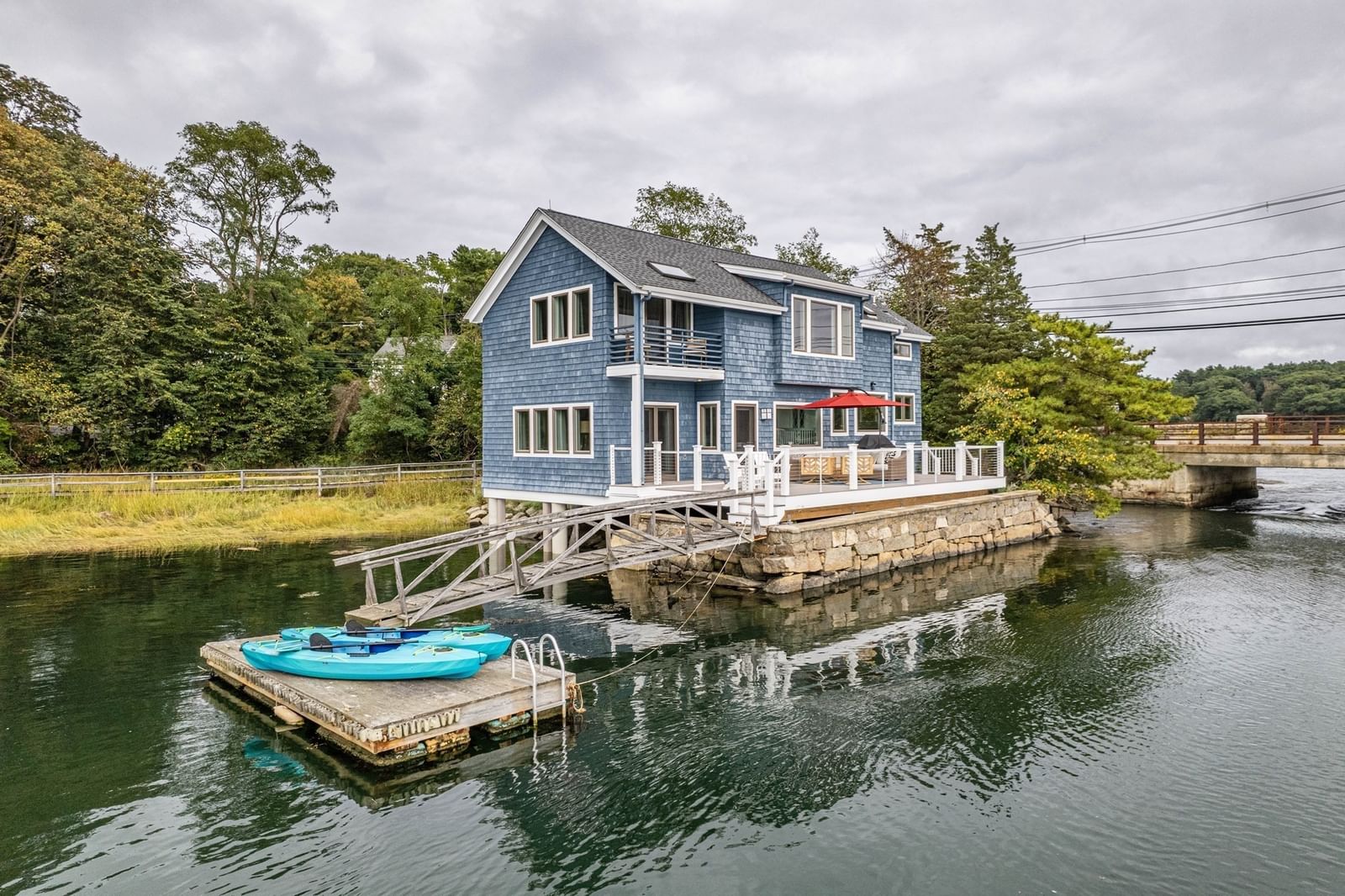 Property at 698 Washington St, Gloucester, MA 01930