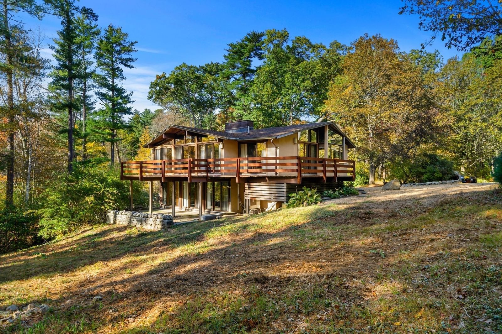 Property at 10 Don Byrne Way, Hamilton, MA 01982