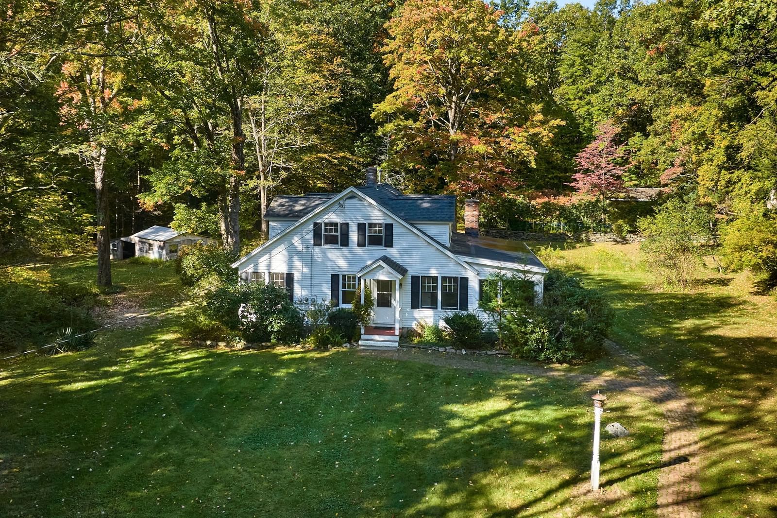 Property at 68 Coles Meadow Rd, Northampton, MA 01060