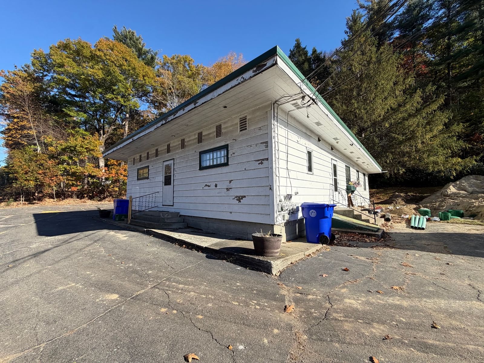 Property at 125 French King Hwy, Greenfield, MA 01301