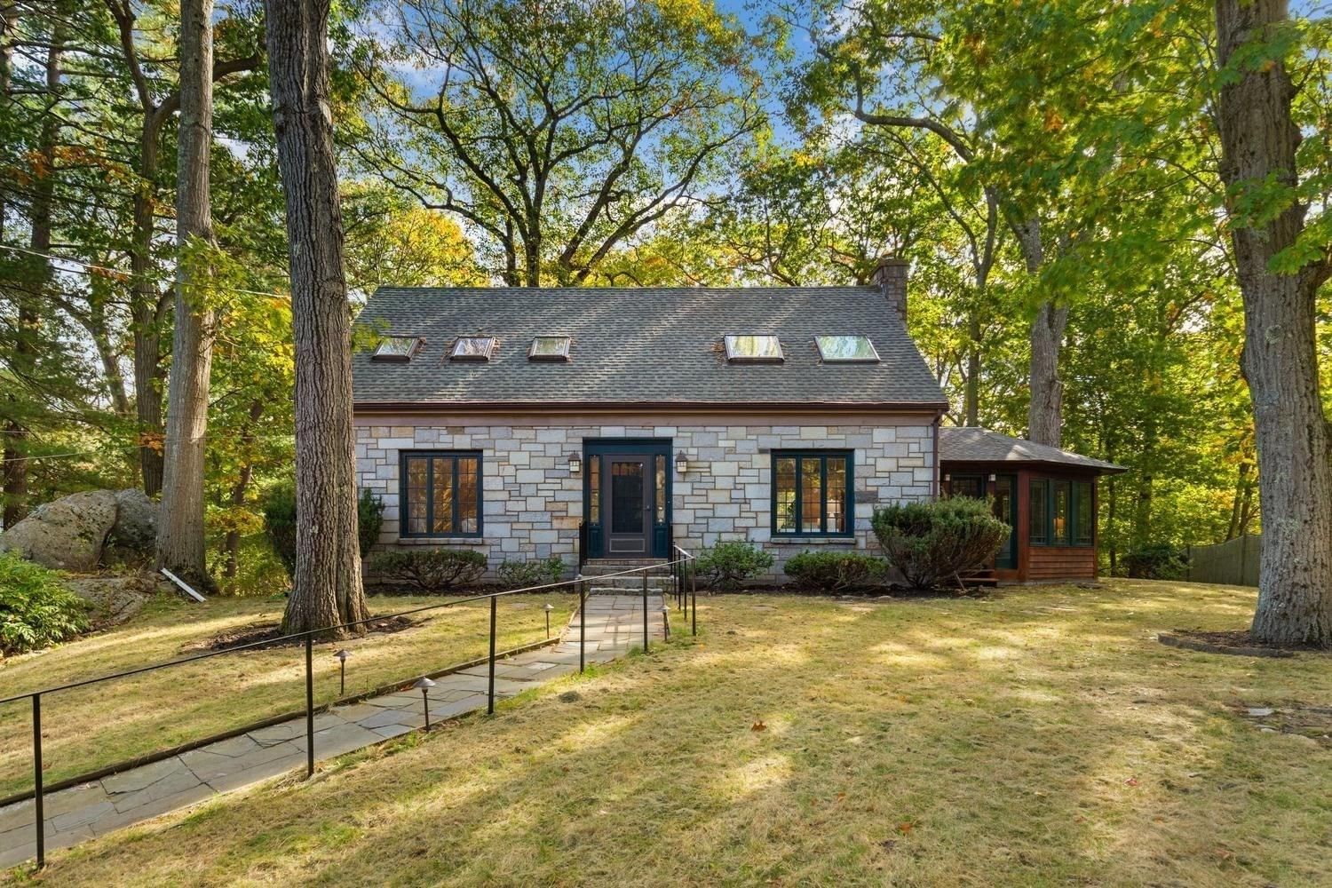 Property at 119 Cross Ln, Beverly, MA 01915
