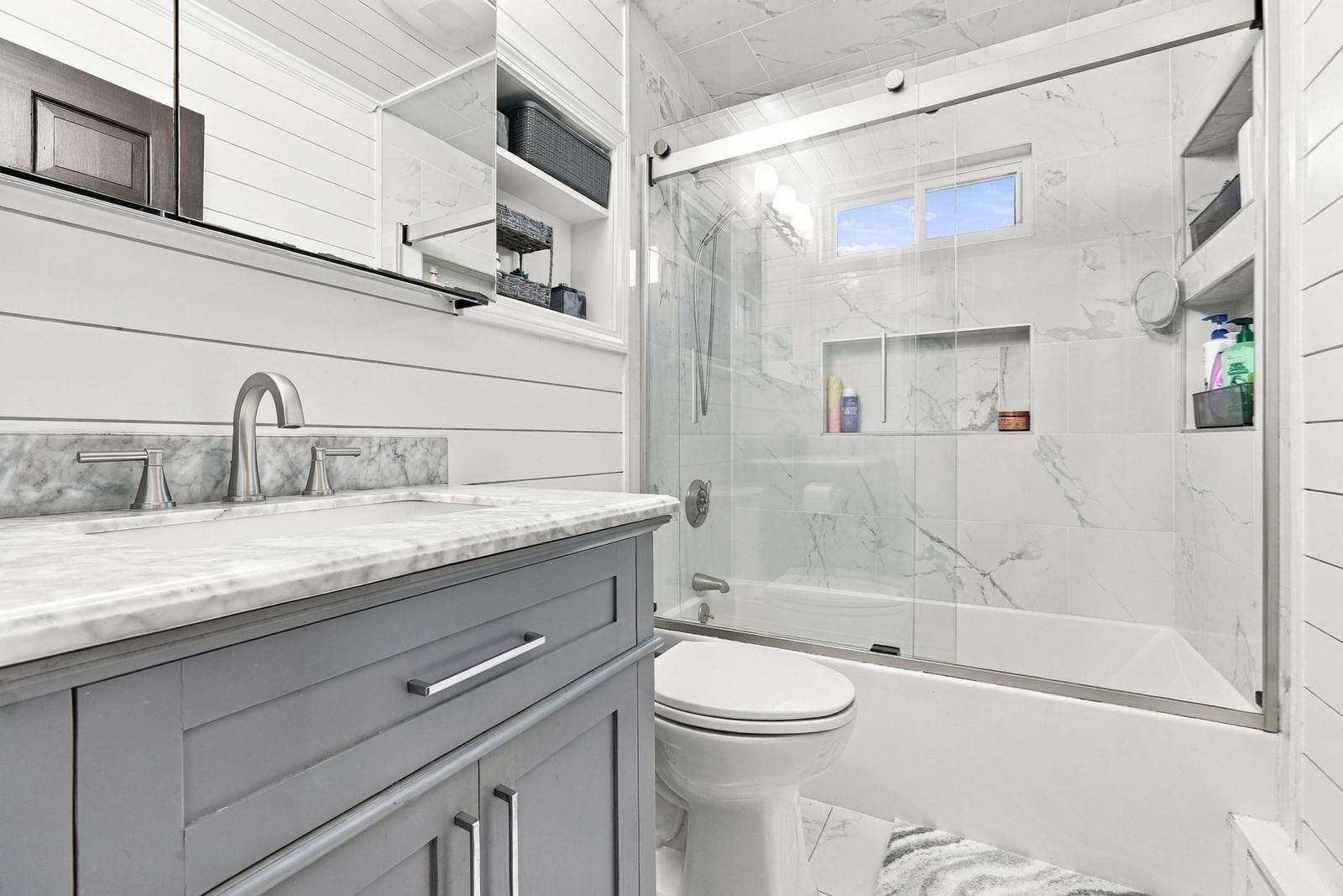 14 Harrison St, Framingham, MA 01702 photo 4