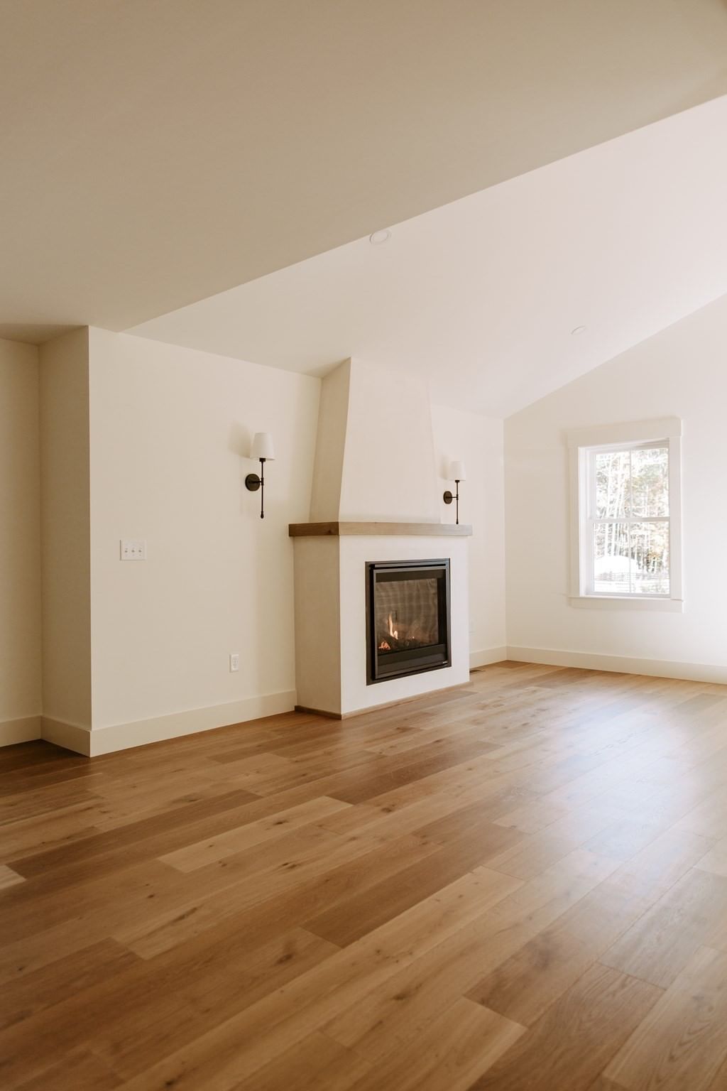 809 Chase Rd, Lunenburg, MA 01462 photo 3