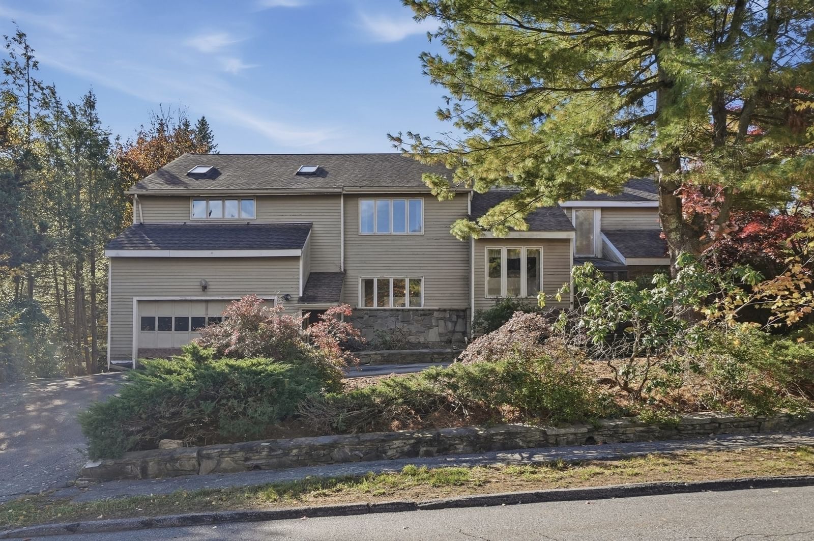 Property at 29 Whisper Drive, Worcester, MA 01609