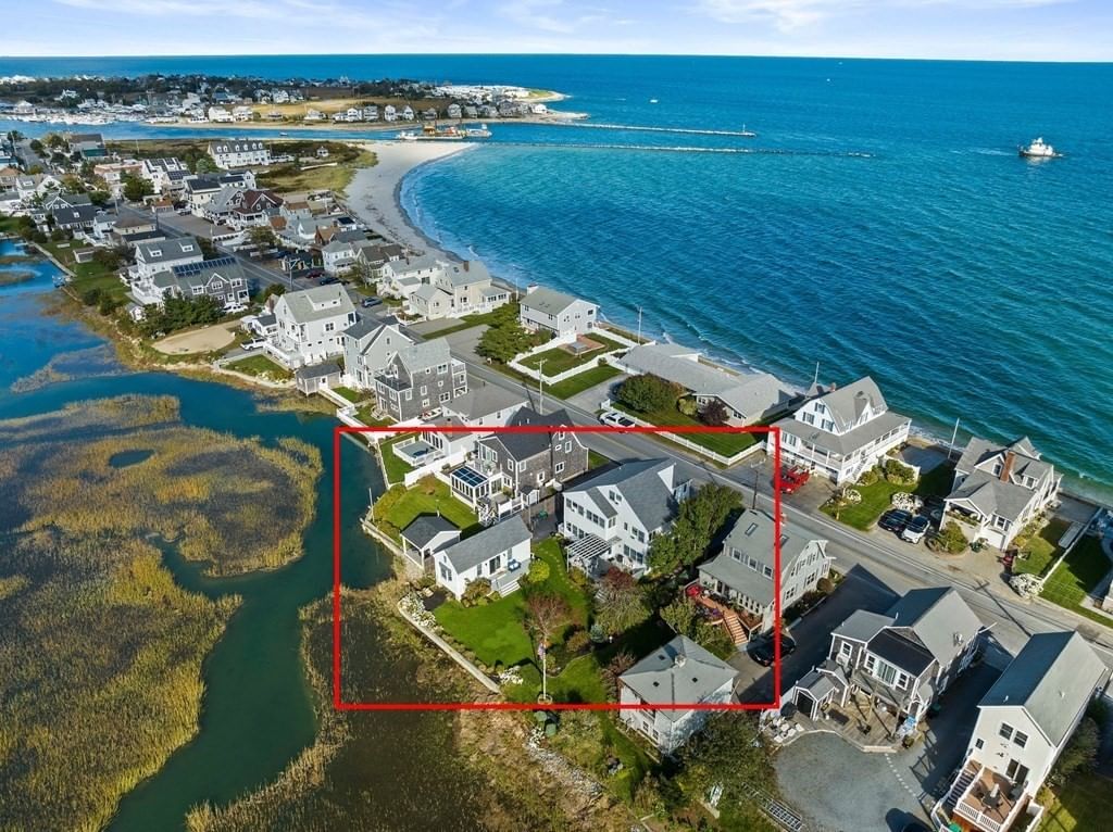 Click for 99 Bay Avenue (Weekly Summer Rent Ave, Marshfield, MA slideshow