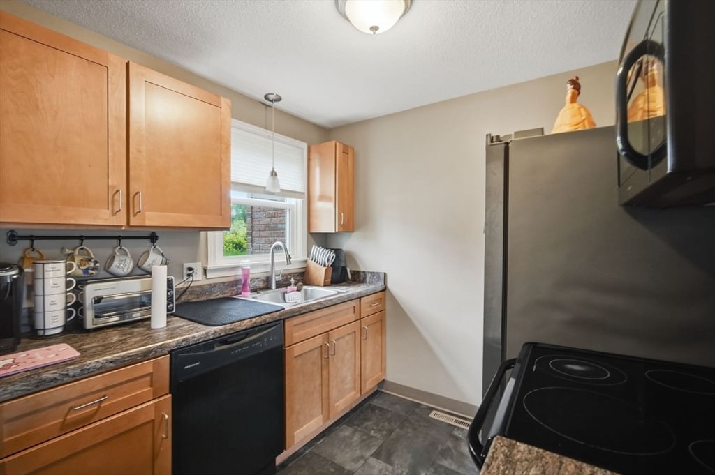 55 Empire St #11, Chicopee, MA, 55 Empire St #11, Chicopee, MA Photo #6
