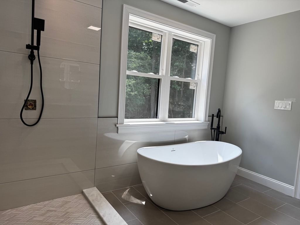 27 Rollins ST #A, Groveland, MA, 27 Rollins ST #A, Groveland, MA Photo #23